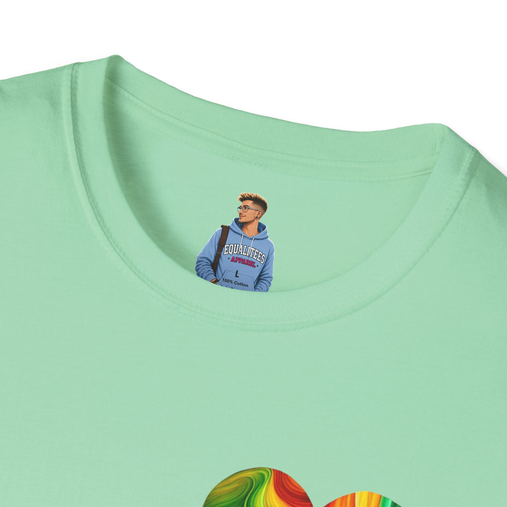 Camiseta unisex Softstyle - Diseño de corazón de orgullo con la frase 'La existencia es resistencia'