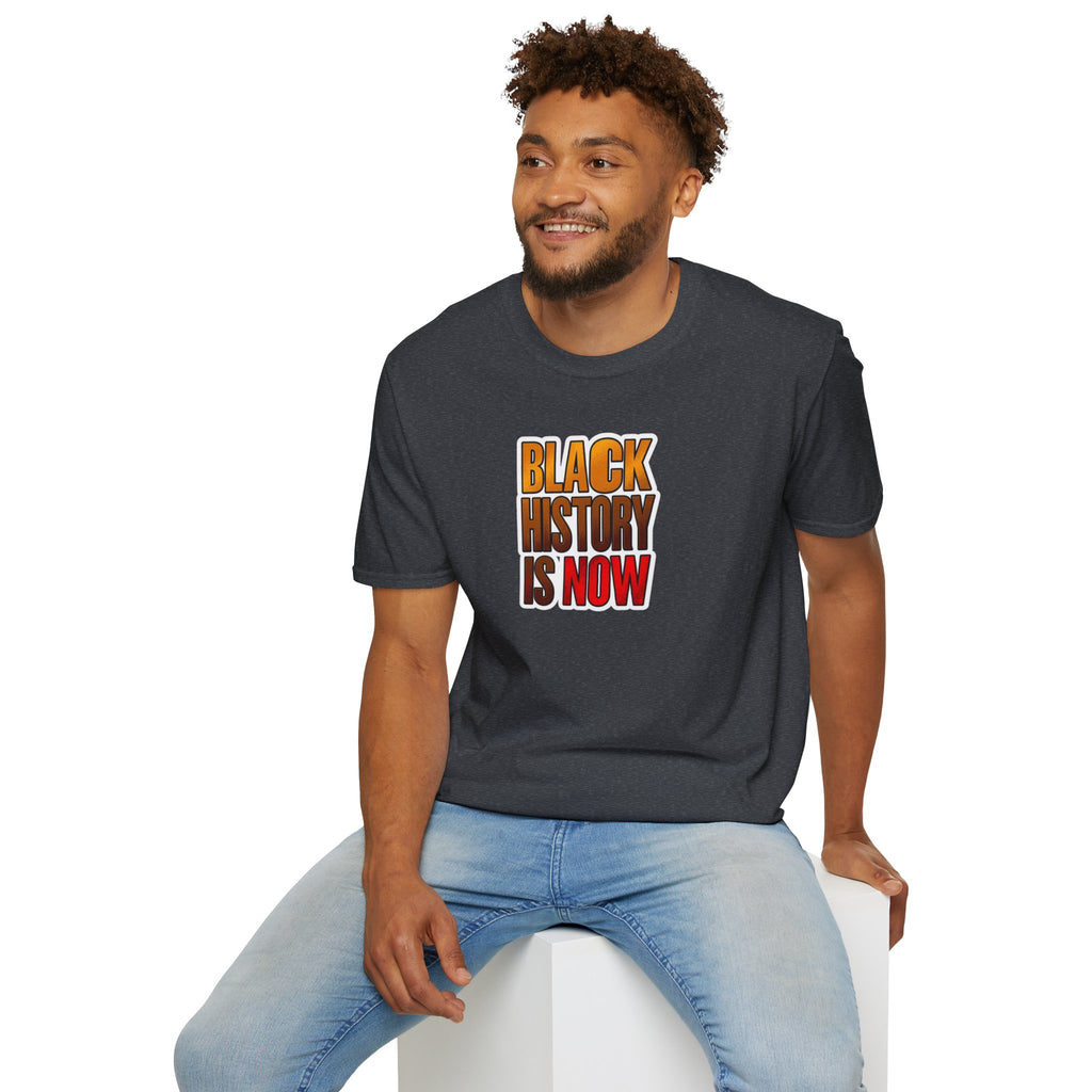 Camiseta unisex Softstyle: camiseta inspiradora "La historia negra es ahora"