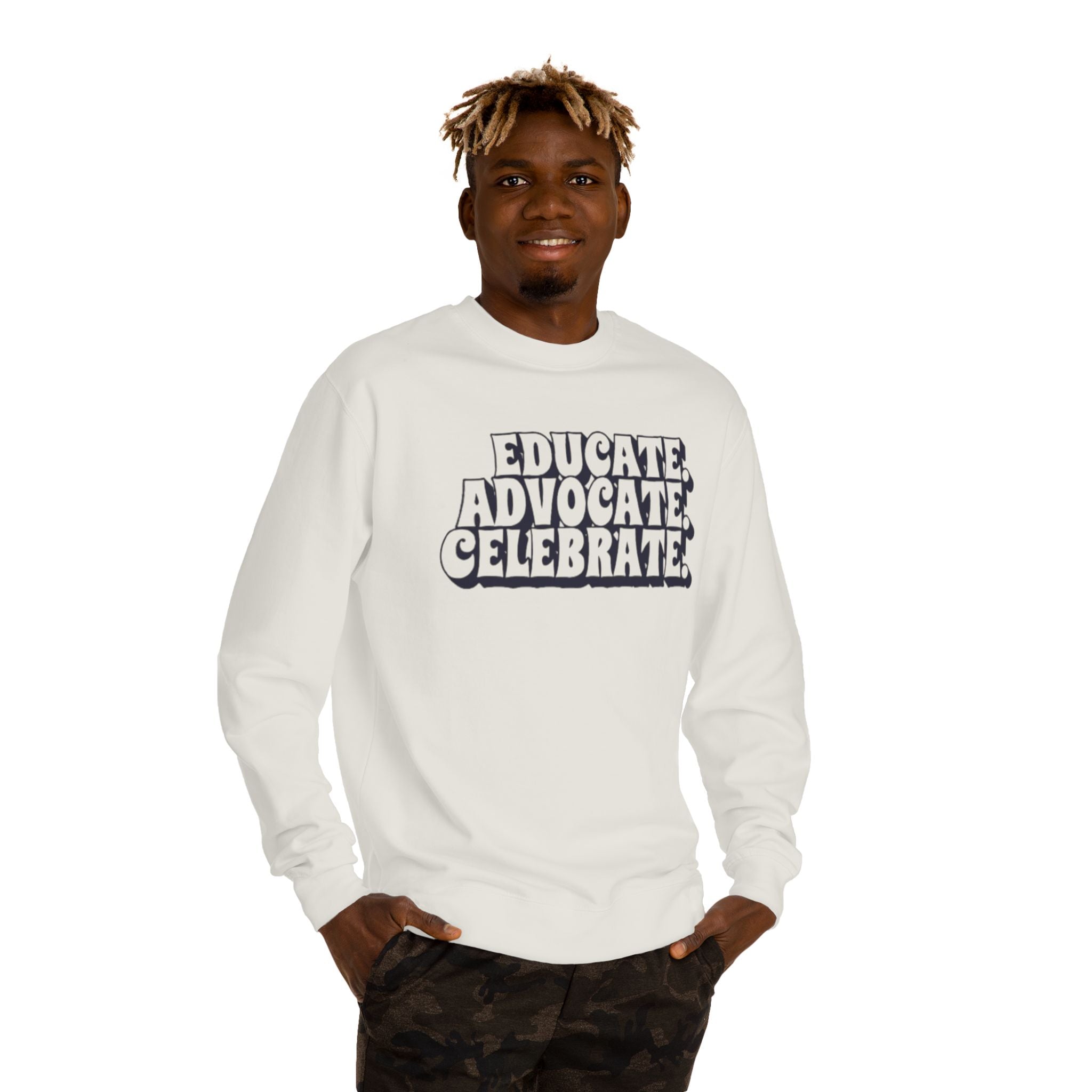 Sudadera unisex de cuello redondo "Educar, defender y celebrar" - Empowerment Apparel