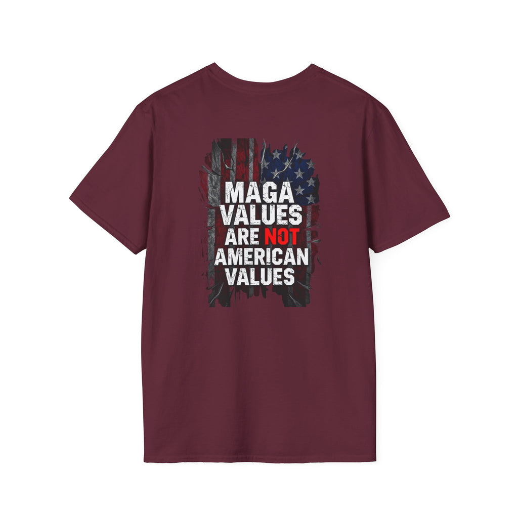 Camiseta unisex de estilo suave con gráficos "El Pueblo Unido" y "Los valores MAGA no son valores estadounidenses".