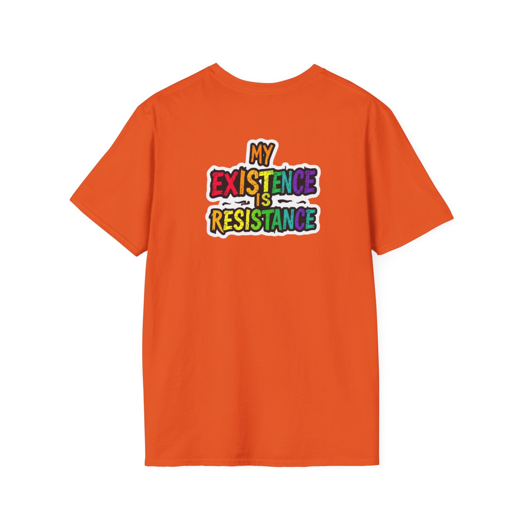 Camiseta unisex Softstyle - Diseño de corazón de orgullo con la frase 'La existencia es resistencia'
