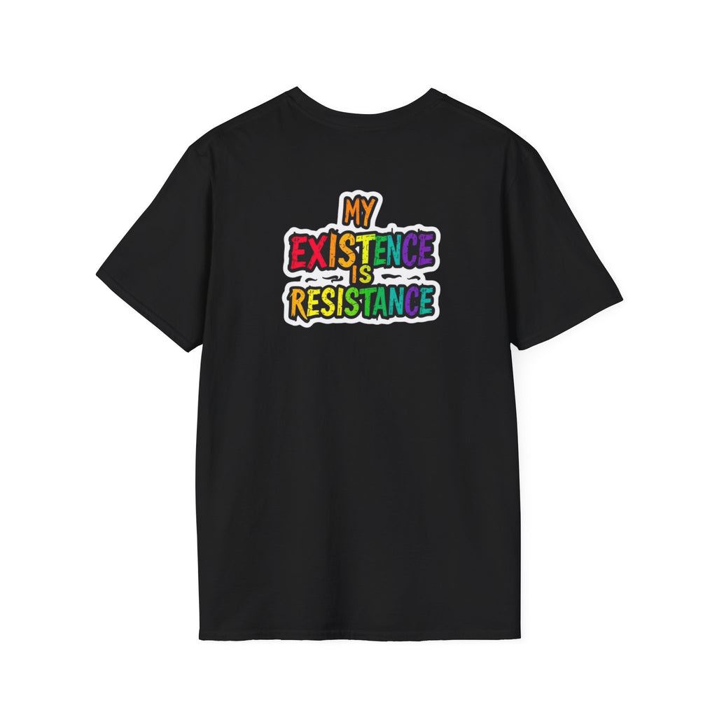 Camiseta unisex Softstyle - Diseño de corazón de orgullo con la frase 'La existencia es resistencia'