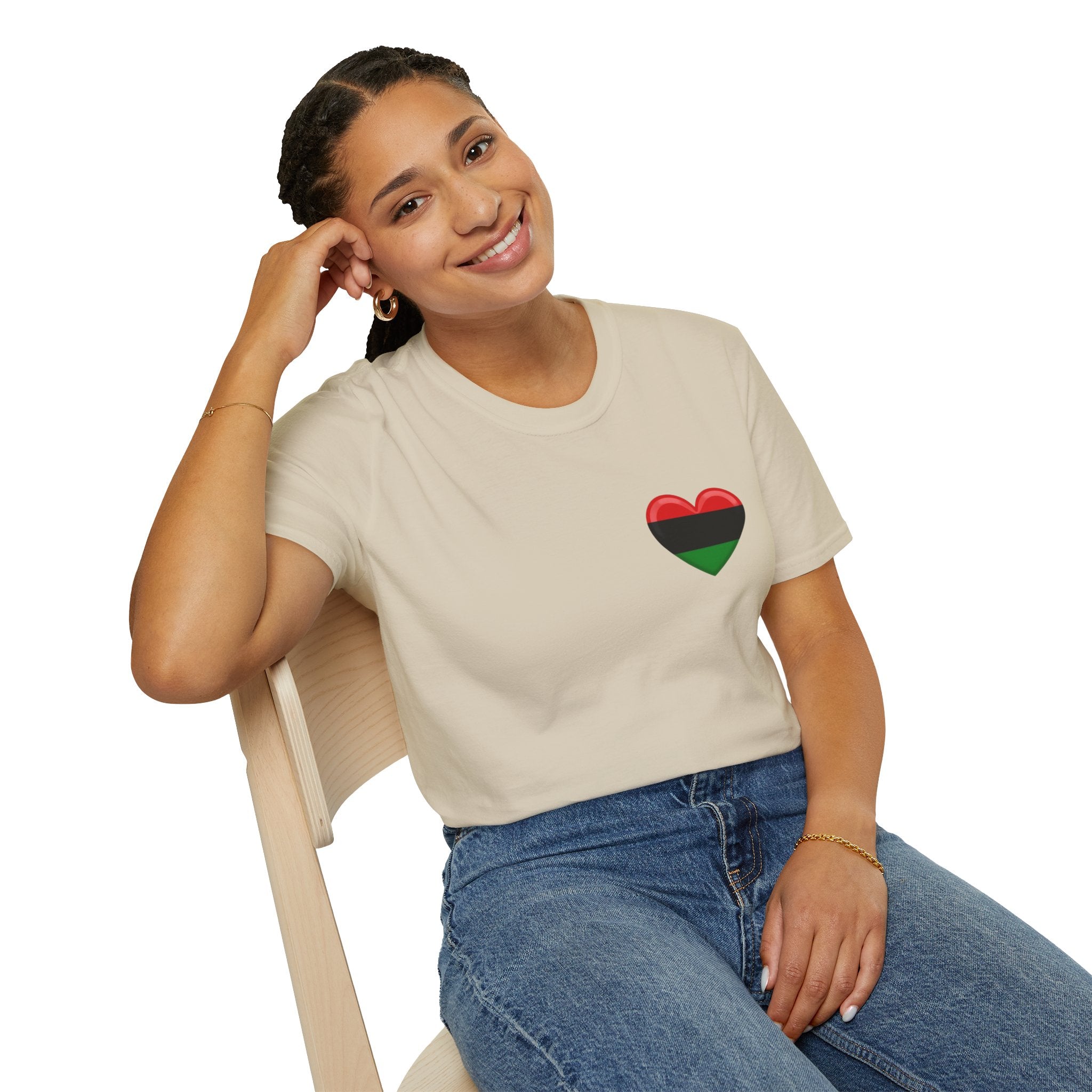 Camiseta unisex de estilo suave Unity and Heritage con corazón panafricano