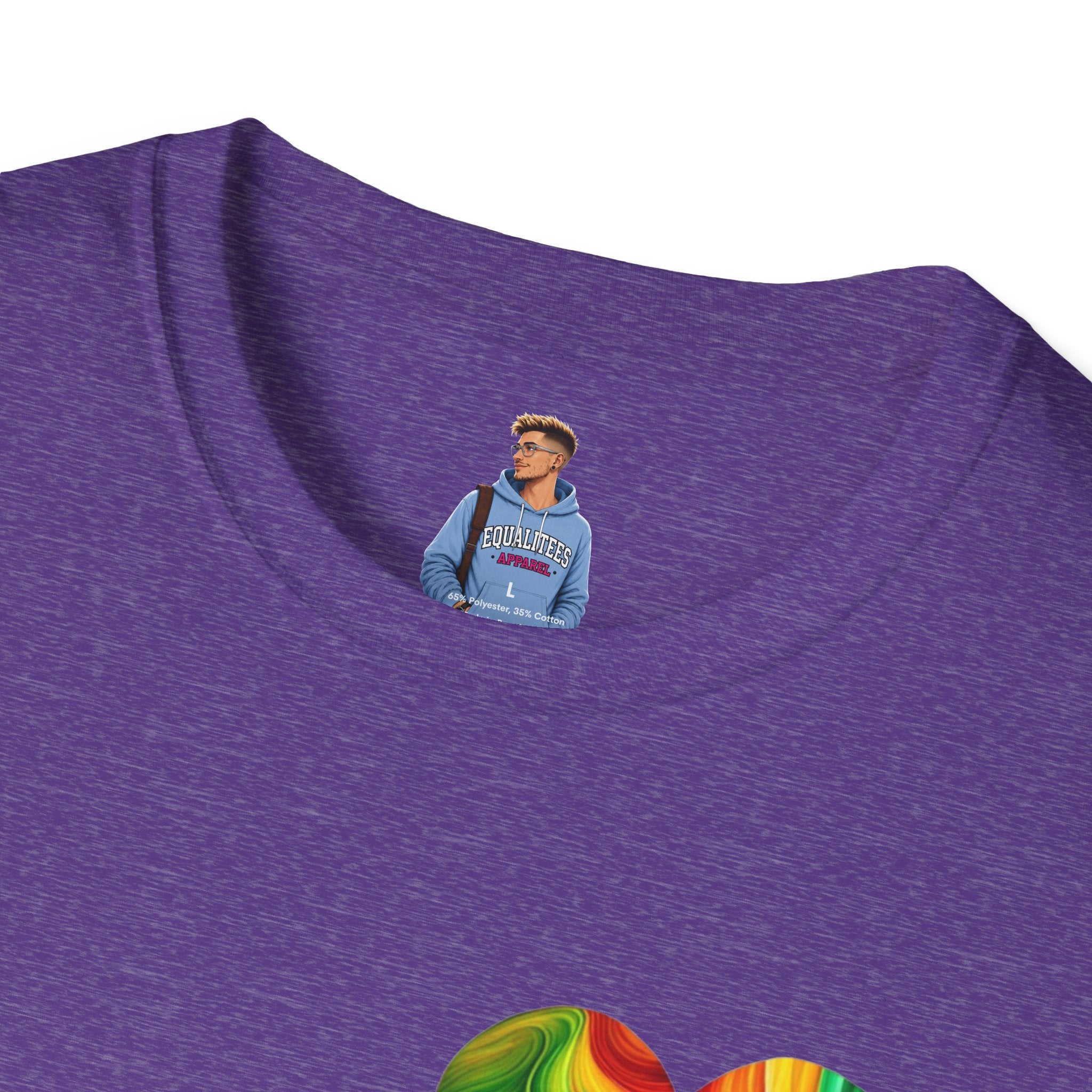 Camiseta unisex Softstyle - Diseño de corazón de orgullo con la frase 'La existencia es resistencia'