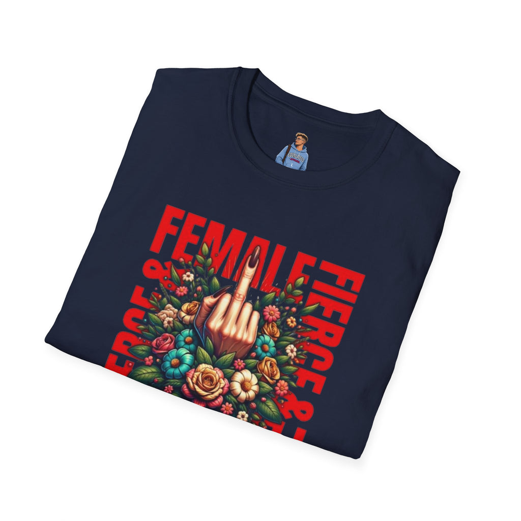 Camiseta unisex femenina Fierce: camiseta con estampado floral de estilo suave