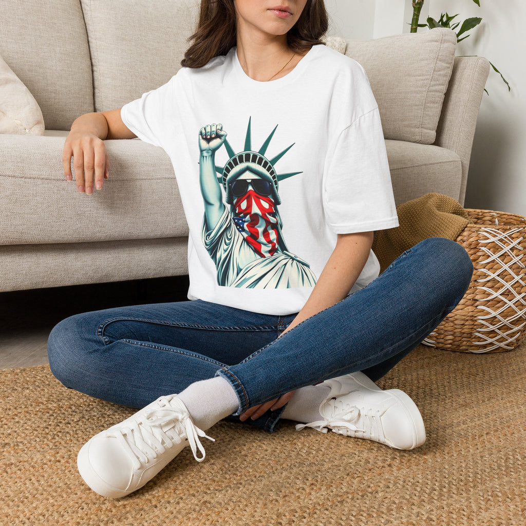 Resist - Patriotic Statue of Liberty T-Shirt - Unisex Softstyle Tee
