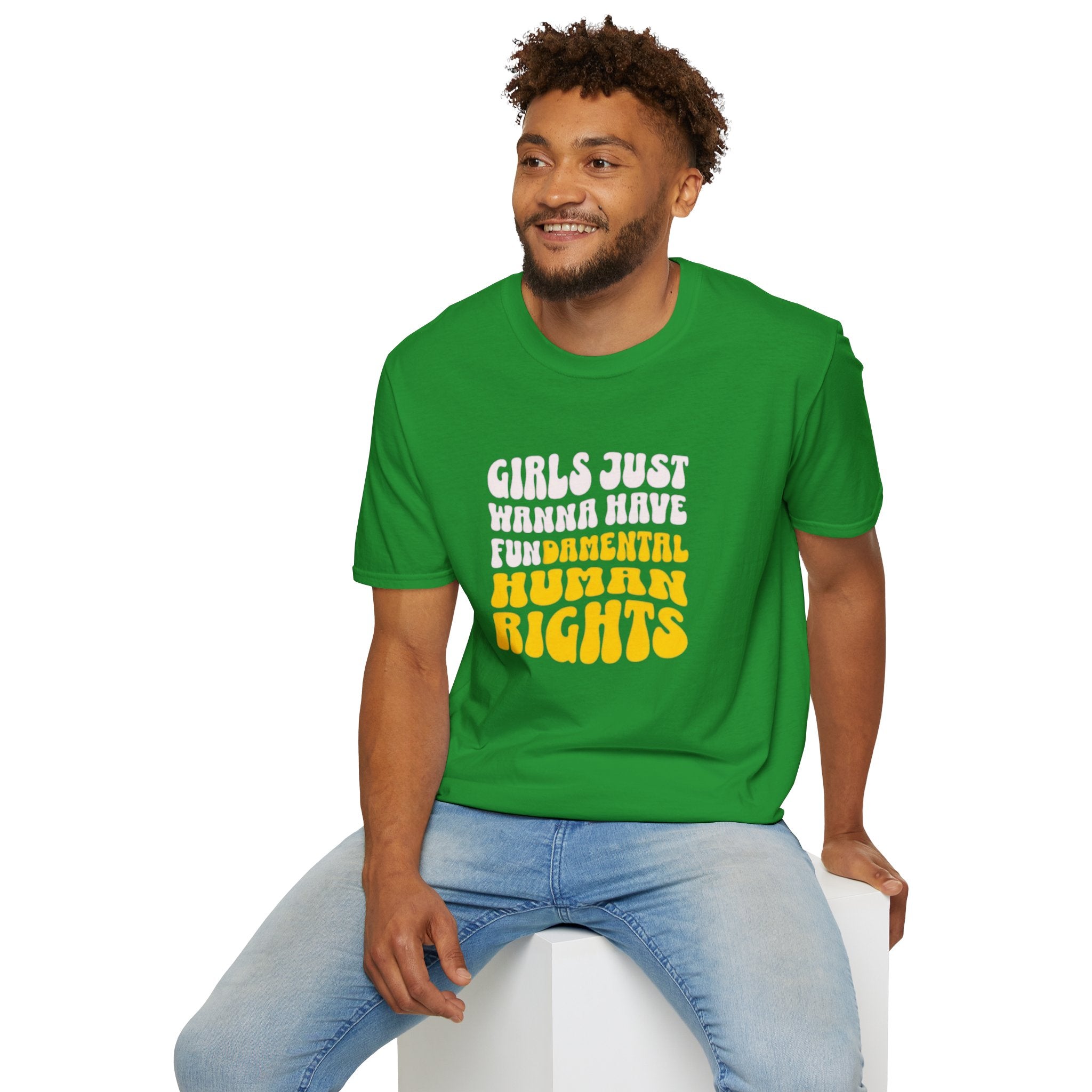 Camiseta unisex de estilo suave "Girls Just Wanna Have Fundamental Human Rights"