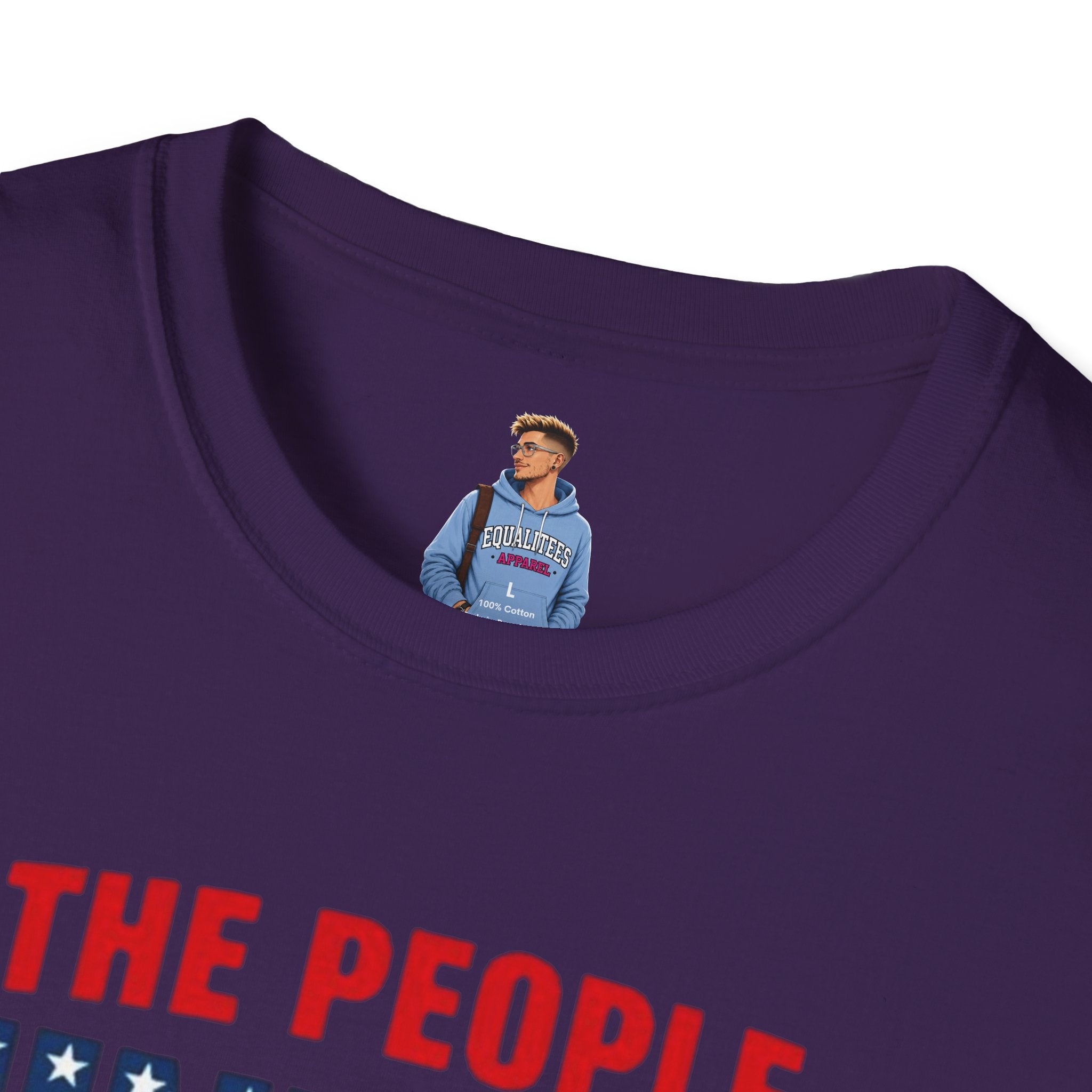 Camiseta unisex de estilo suave con gráficos "El Pueblo Unido" y "Los valores MAGA no son valores estadounidenses".