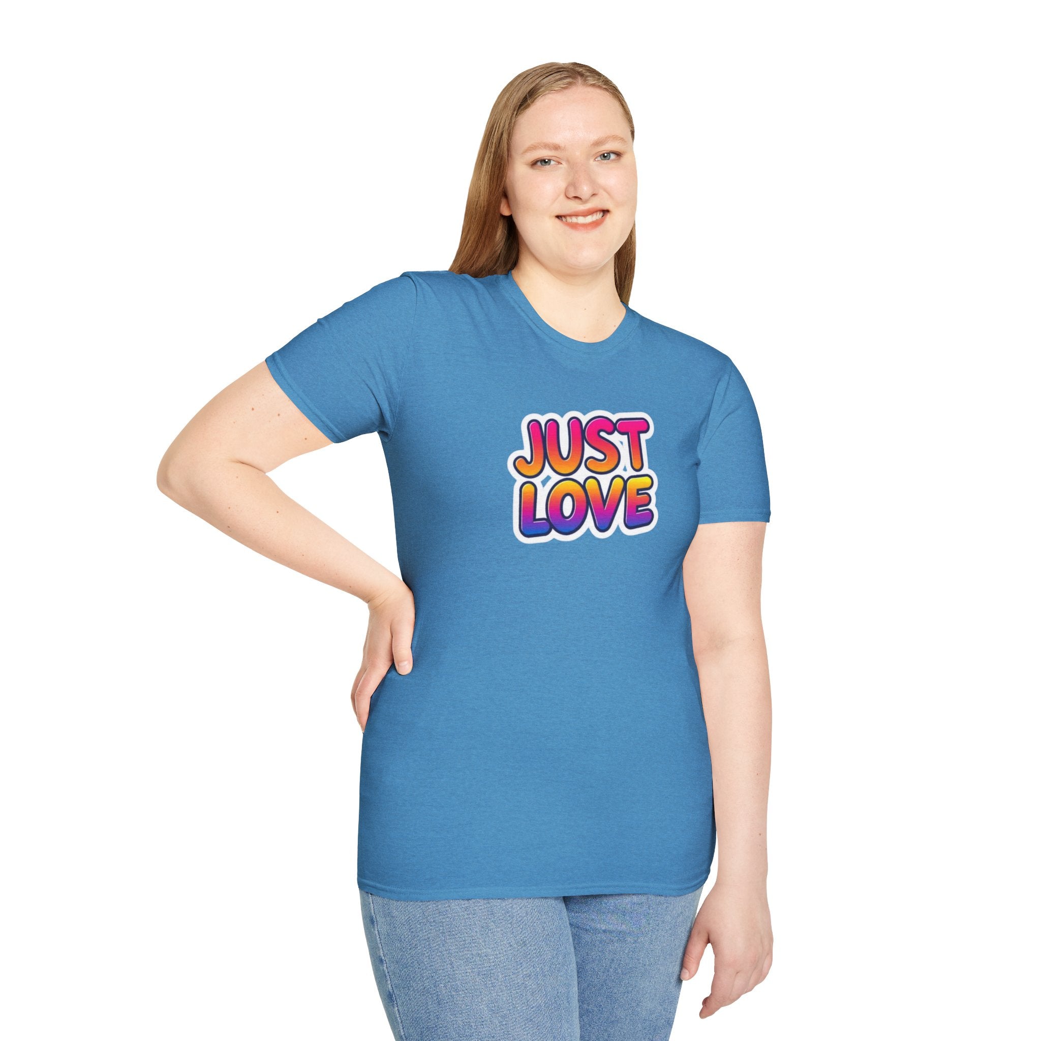 Camiseta unisex de estilo suave Just Love | Perfecta para el orgullo, los aniversarios y el uso diario