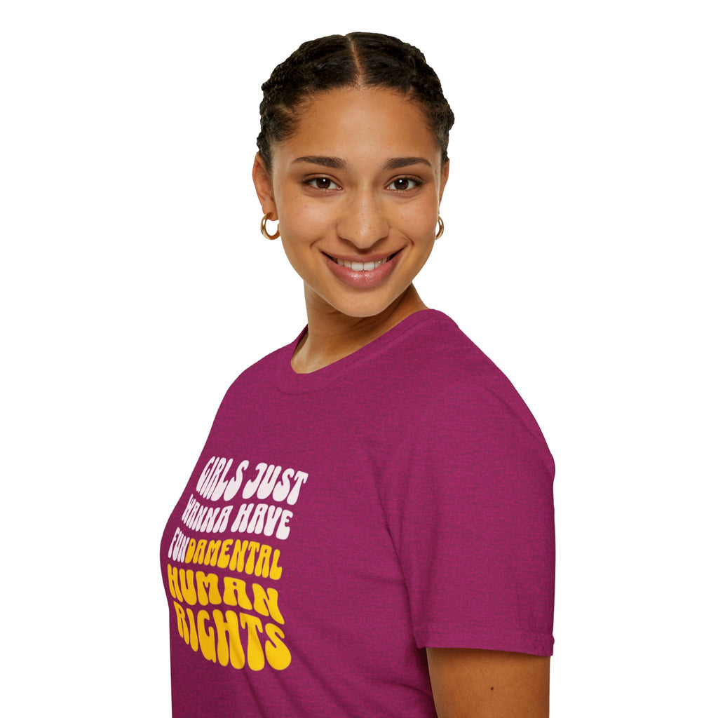 Camiseta unisex de estilo suave "Girls Just Wanna Have Fundamental Human Rights"
