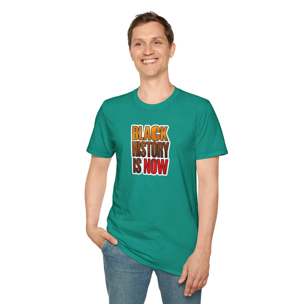 Camiseta unisex Softstyle: camiseta inspiradora "La historia negra es ahora"
