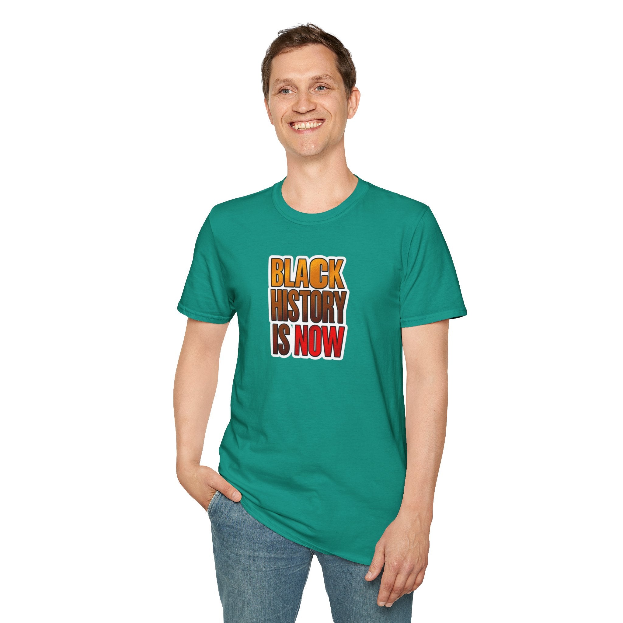 Camiseta unisex Softstyle: camiseta inspiradora "La historia negra es ahora"