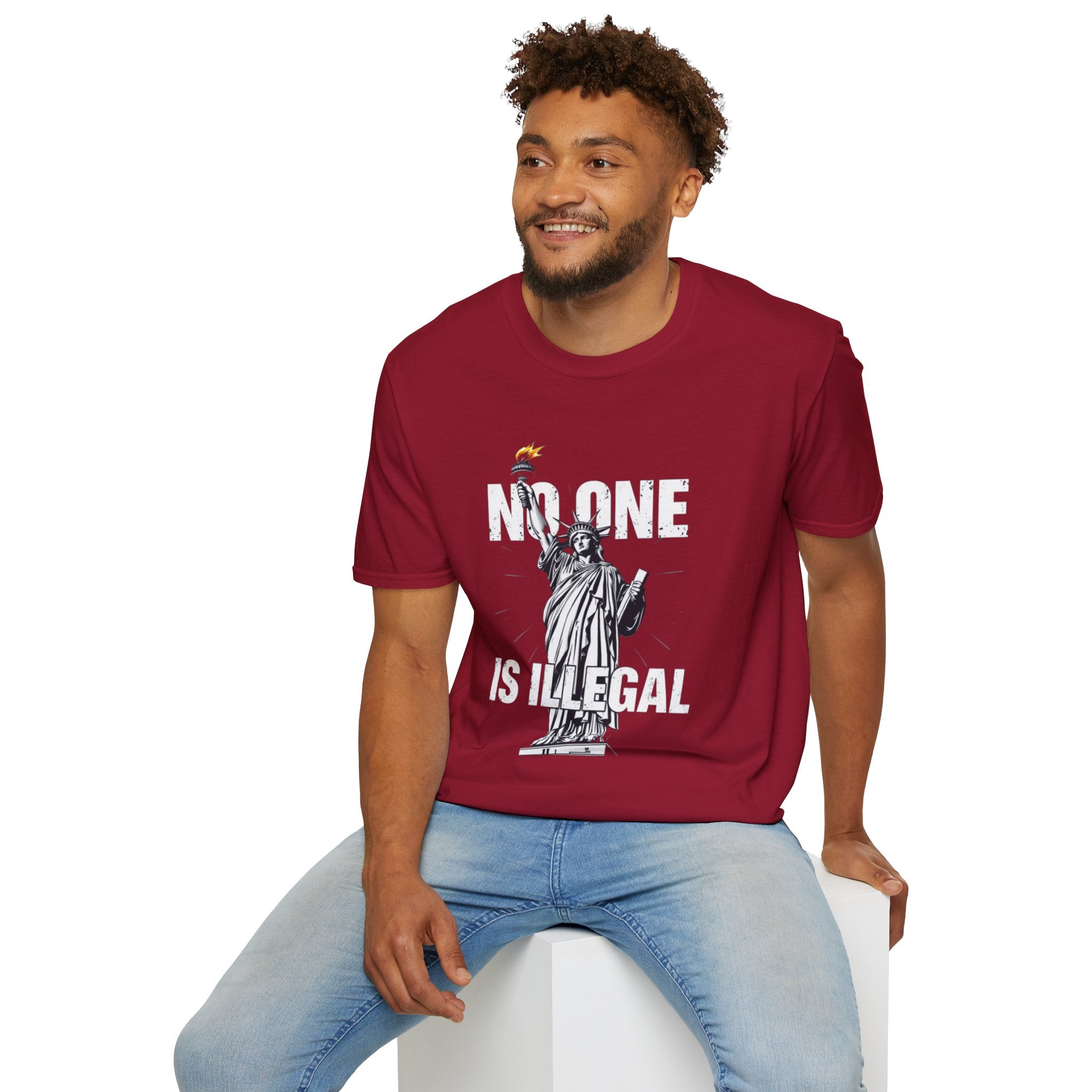 Camiseta unisex de estilo suave: camiseta gráfica con el lema "Nadie es ilegal" para defensores de la justicia social