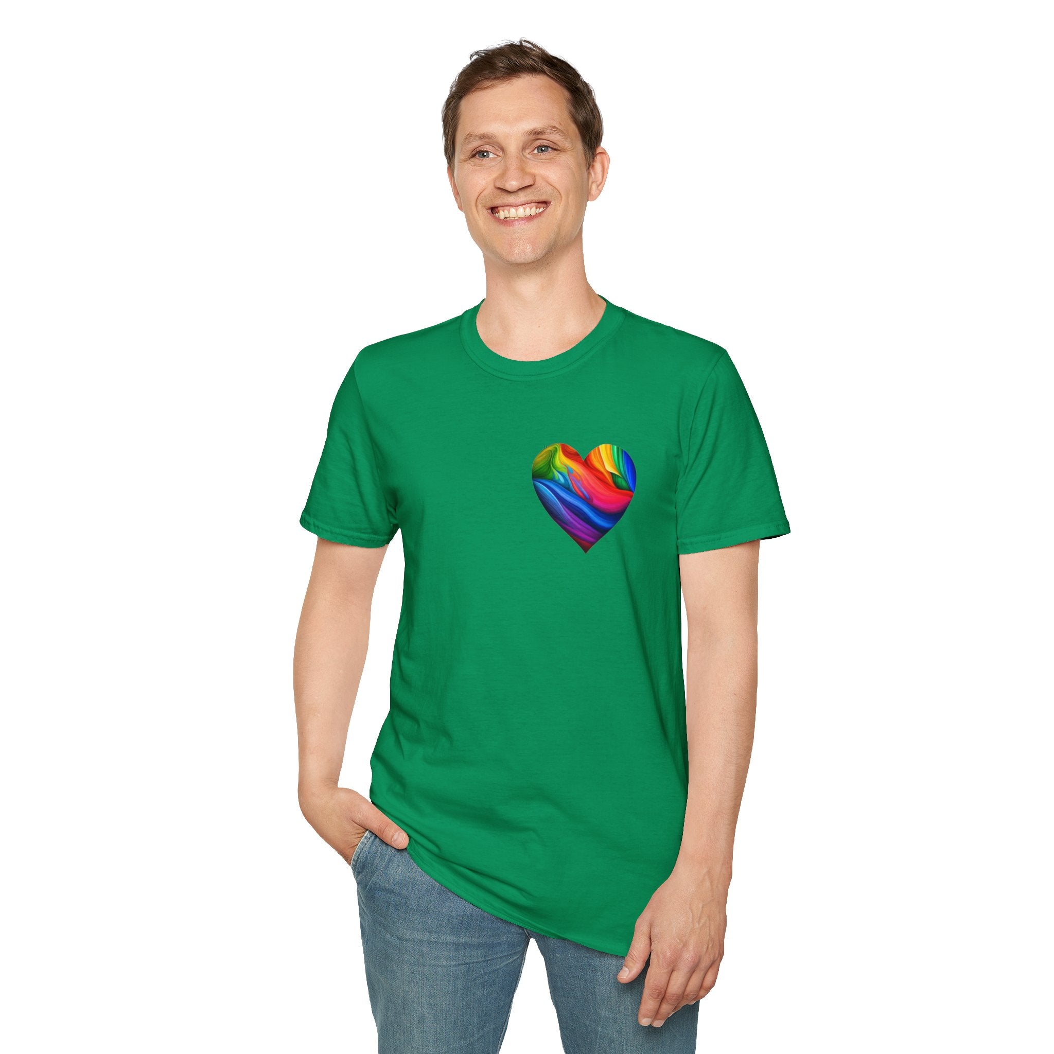 Camiseta unisex Softstyle - Diseño de corazón de orgullo con la frase 'La existencia es resistencia'