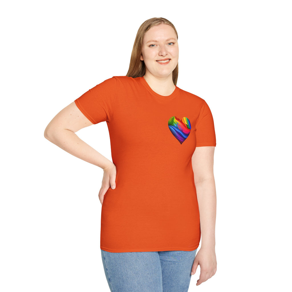 Camiseta unisex Softstyle - Diseño de corazón de orgullo con la frase 'La existencia es resistencia'
