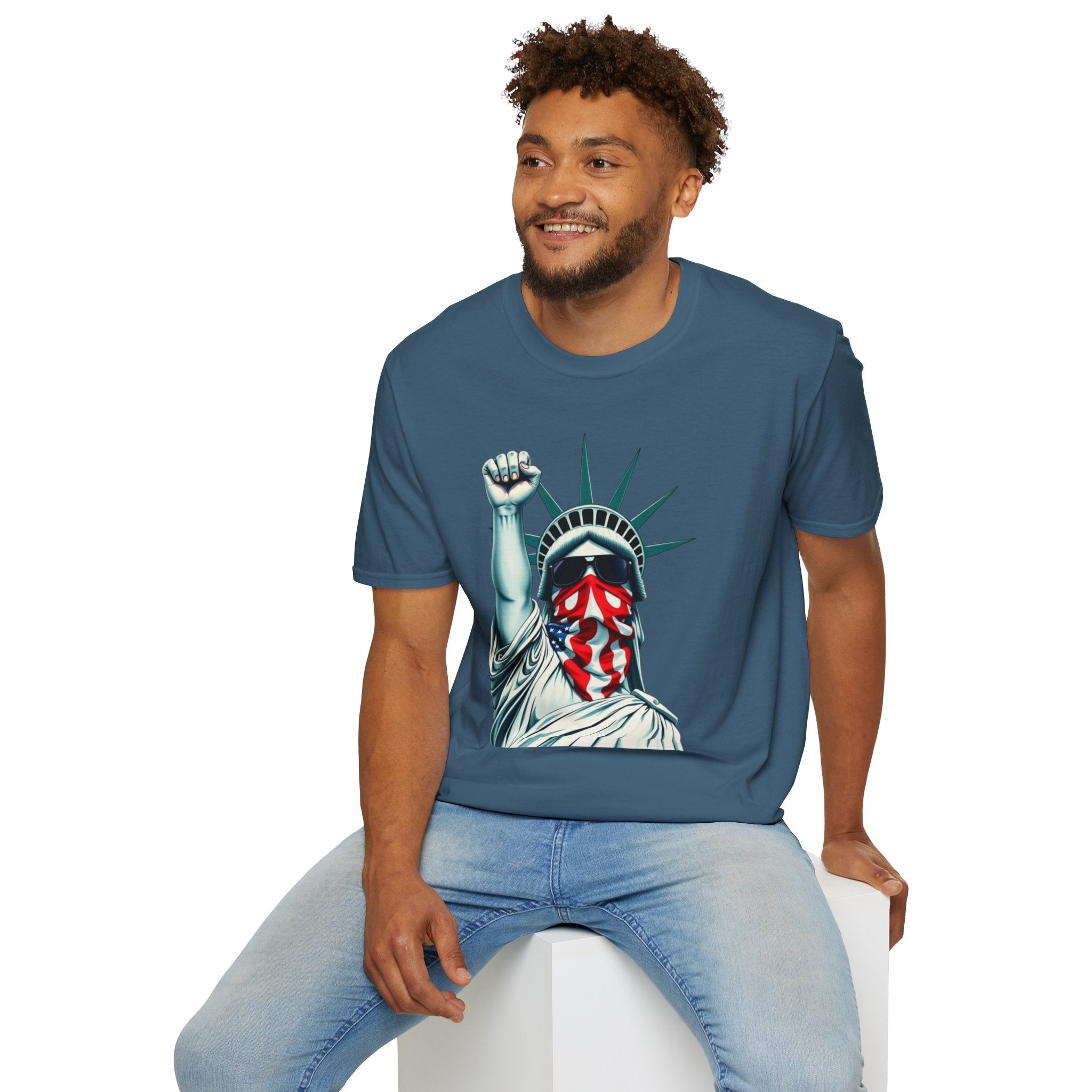 Resist - Patriotic Statue of Liberty T-Shirt - Unisex Softstyle Tee