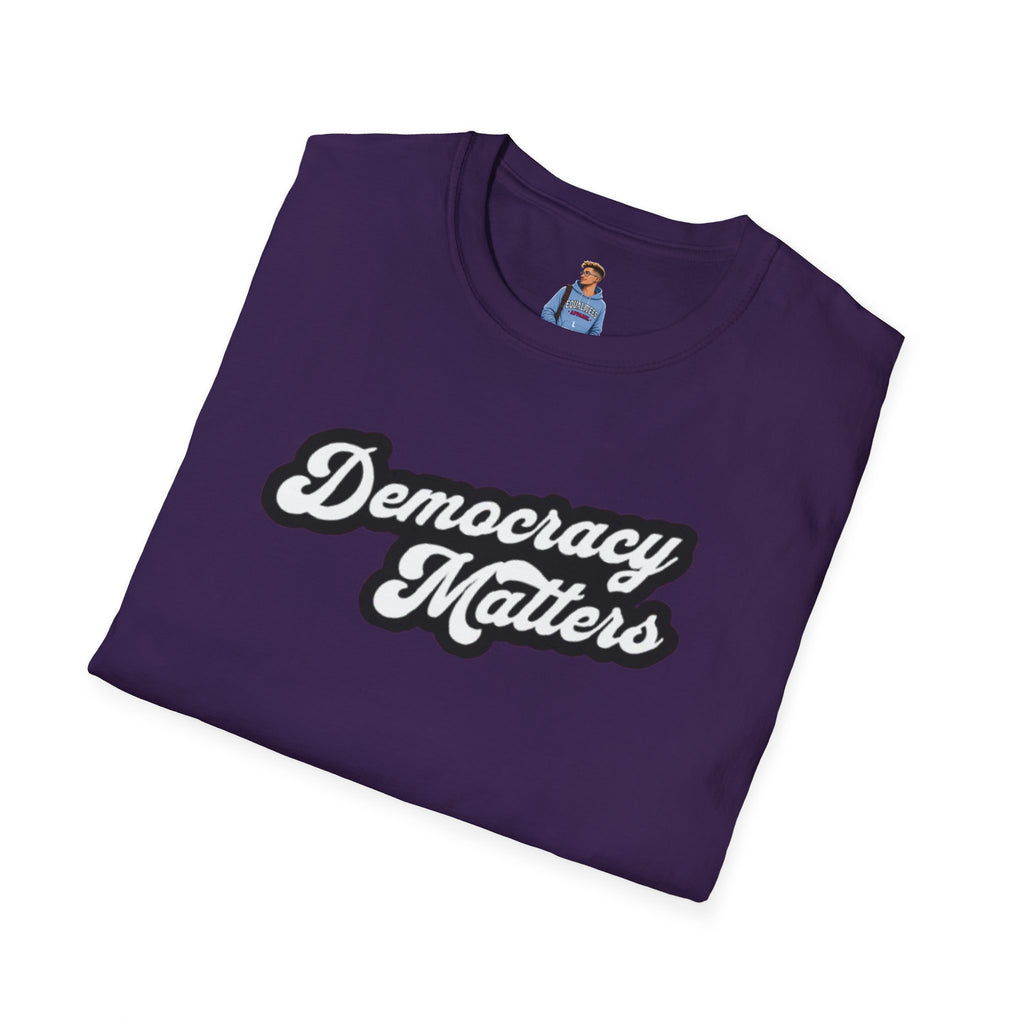 Camiseta unisex de estilo suave con gráficos "La democracia importa" y "Nosotros, el pueblo, estamos cabreados".