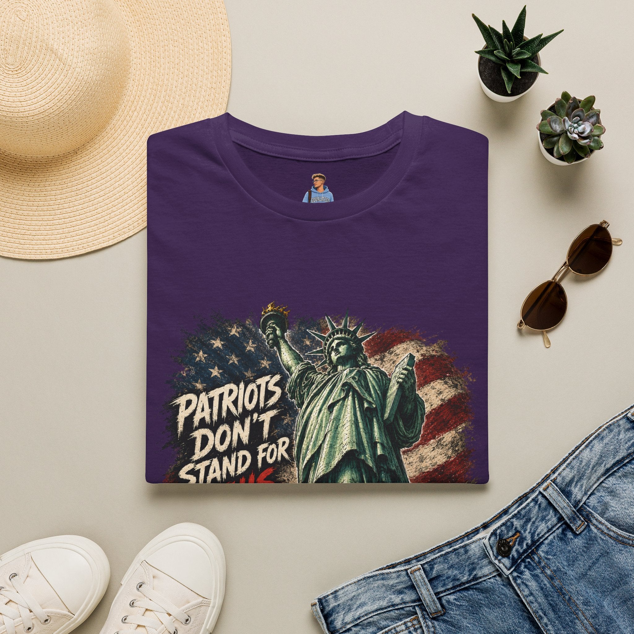 Patriots Don’t Stand For This T-Shirt — Statue of Liberty & Distressed Flag Graphic