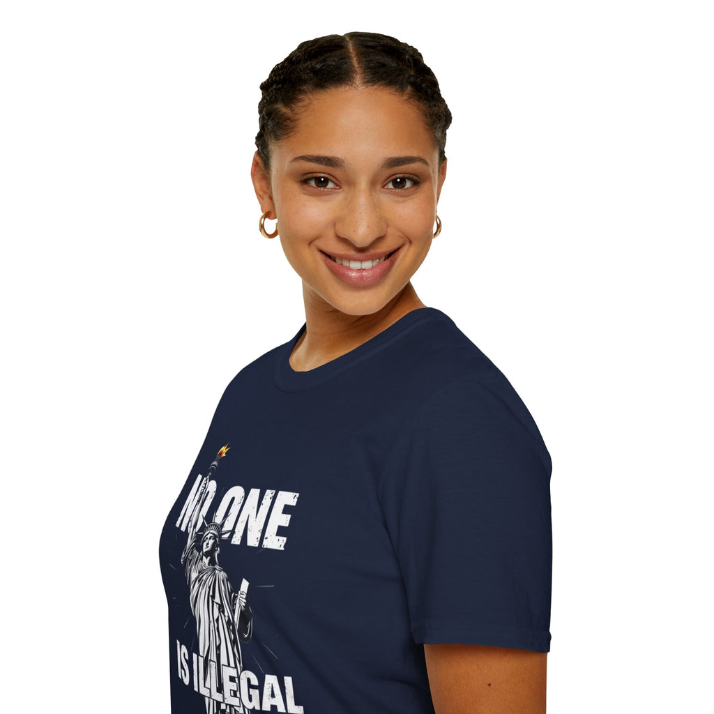 Camiseta unisex de estilo suave: camiseta gráfica con el lema "Nadie es ilegal" para defensores de la justicia social