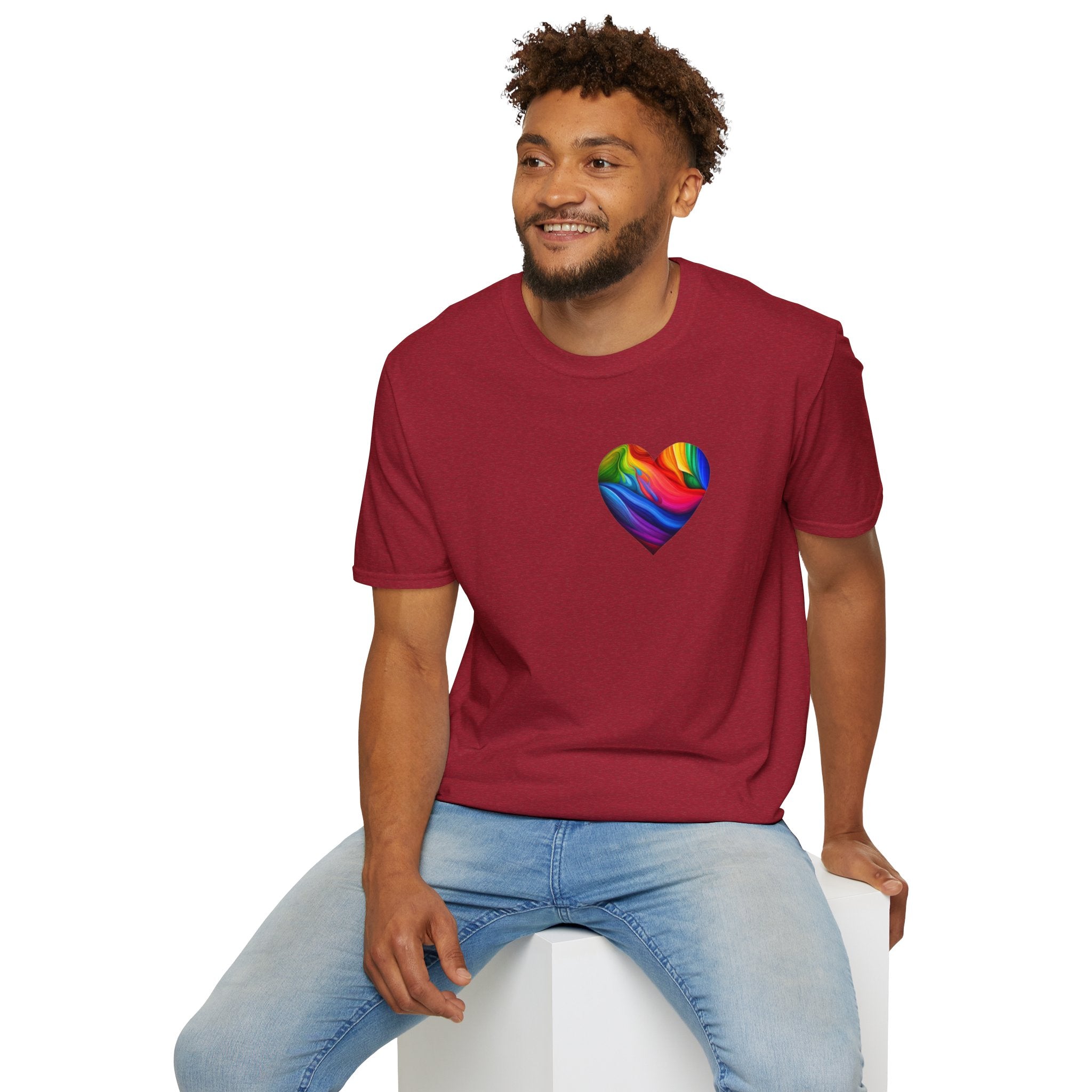 Camiseta unisex Softstyle - Diseño de corazón de orgullo con la frase 'La existencia es resistencia'