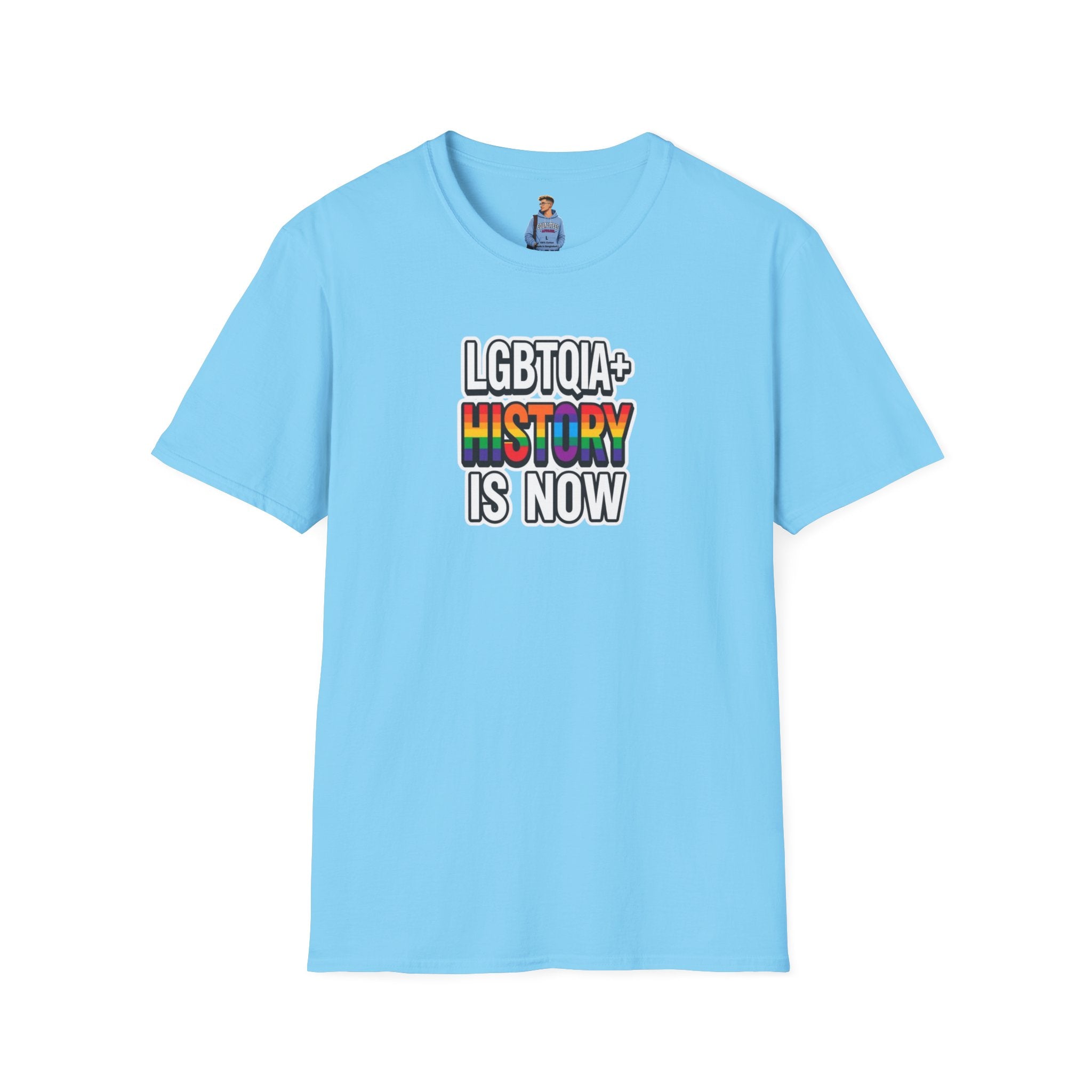 Camiseta unisex de estilo suave con la historia LGBTQIA+ ahora