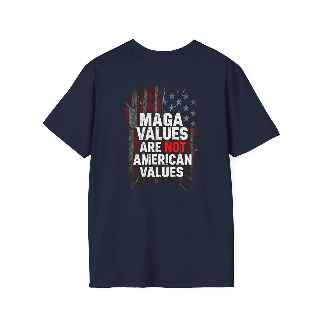 Camiseta unisex de estilo suave con gráficos "El Pueblo Unido" y "Los valores MAGA no son valores estadounidenses".