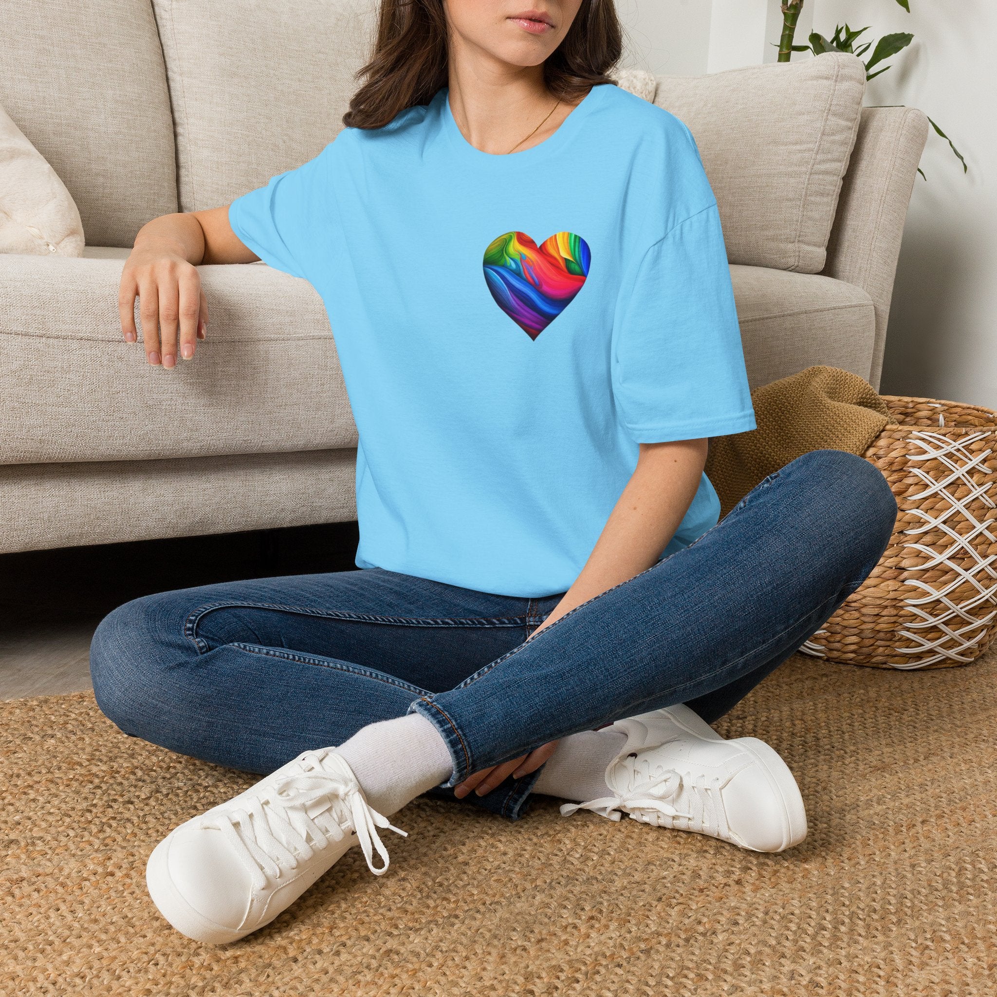 Camiseta unisex Softstyle - Diseño de corazón de orgullo con la frase 'La existencia es resistencia'