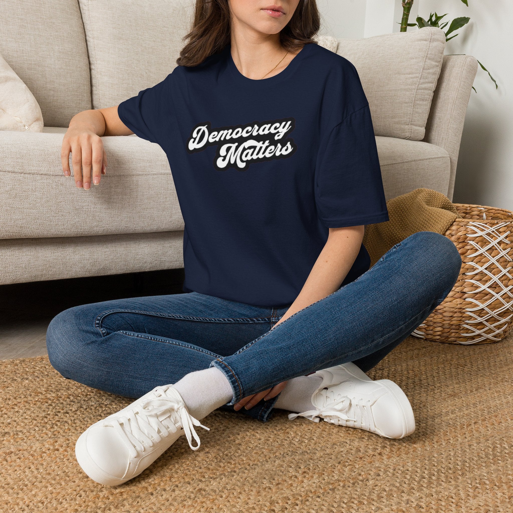 Camiseta unisex de estilo suave con gráficos "La democracia importa" y "Nosotros, el pueblo, estamos cabreados".