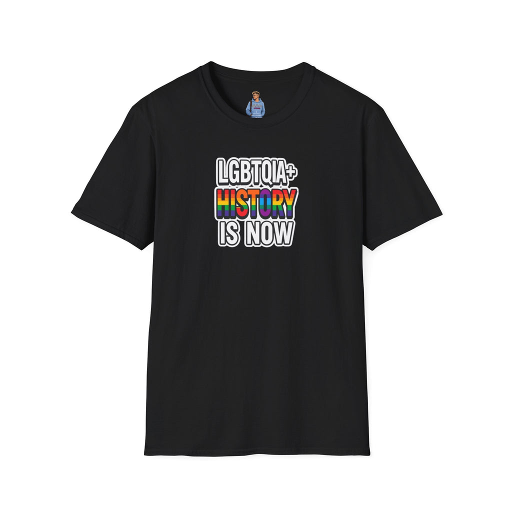 Camiseta unisex de estilo suave con la historia LGBTQIA+ ahora