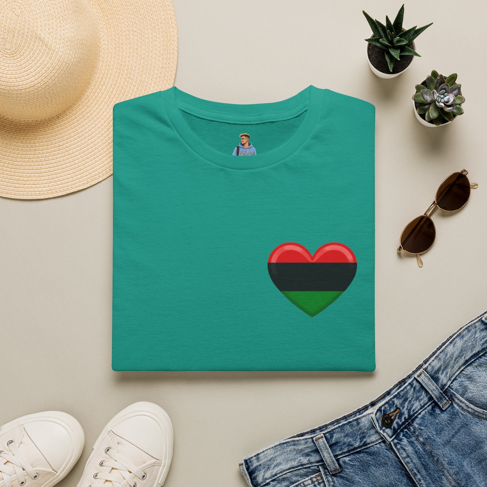 Camiseta unisex de estilo suave Unity and Heritage con corazón panafricano