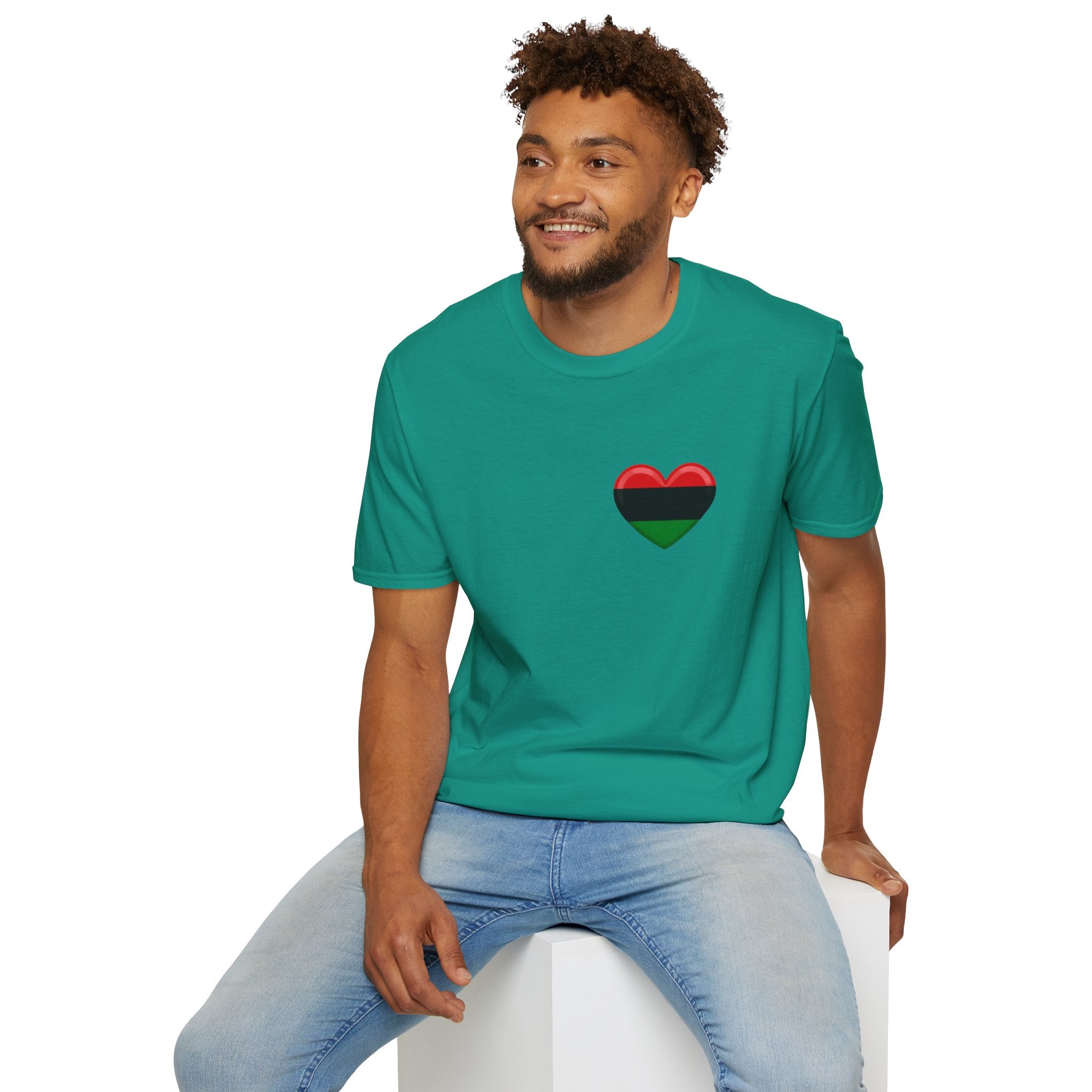 Camiseta unisex de estilo suave Unity and Heritage con corazón panafricano