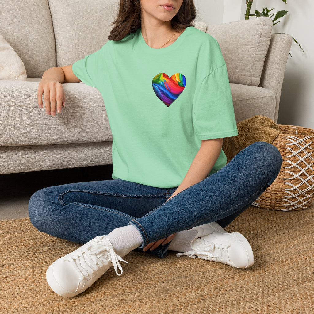 Camiseta unisex Softstyle - Diseño de corazón de orgullo con la frase 'La existencia es resistencia'