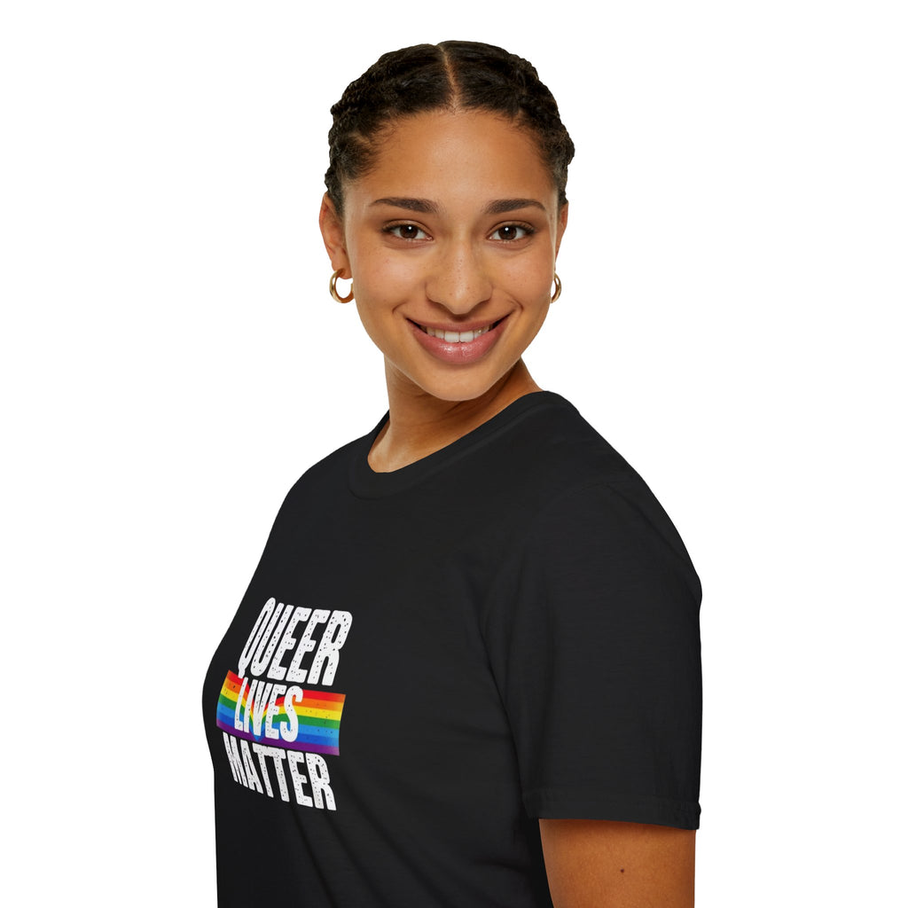 Camiseta unisex de estilo suave "Queer Lives Matter" - Apoya los derechos LGBTQ+