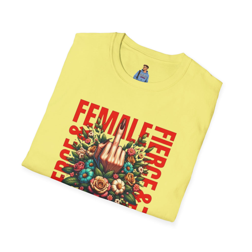Camiseta unisex femenina Fierce: camiseta con estampado floral de estilo suave