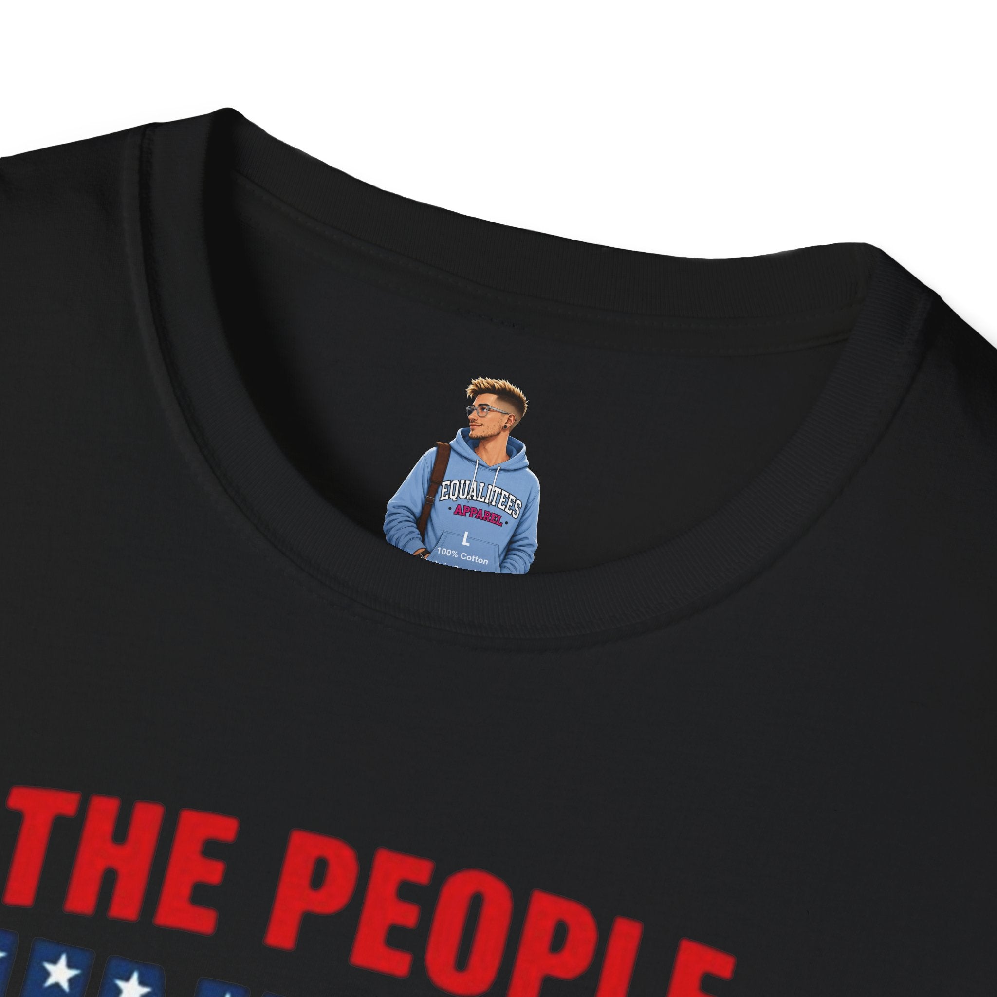 Camiseta unisex de estilo suave con gráficos "El Pueblo Unido" y "Los valores MAGA no son valores estadounidenses".