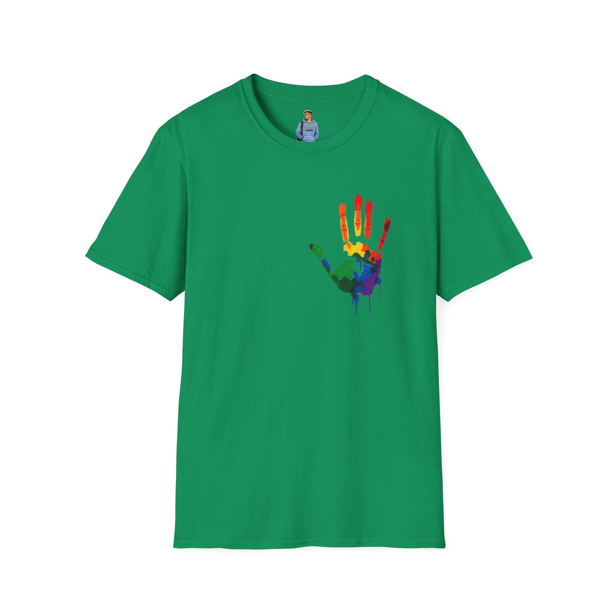 Camiseta unisex de estilo suave con arte inclusivo: «Huella de arcoíris, todos pertenecemos»