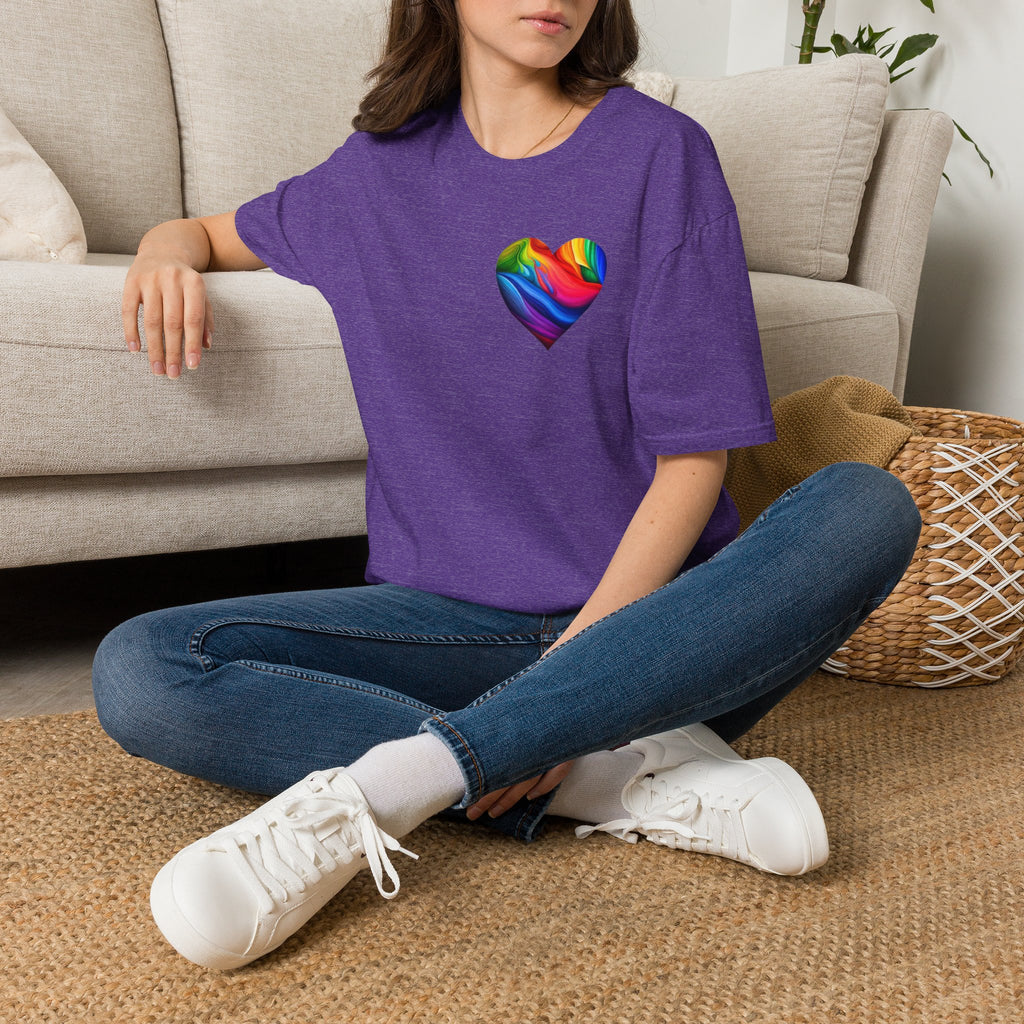Camiseta unisex Softstyle - Diseño de corazón de orgullo con la frase 'La existencia es resistencia'