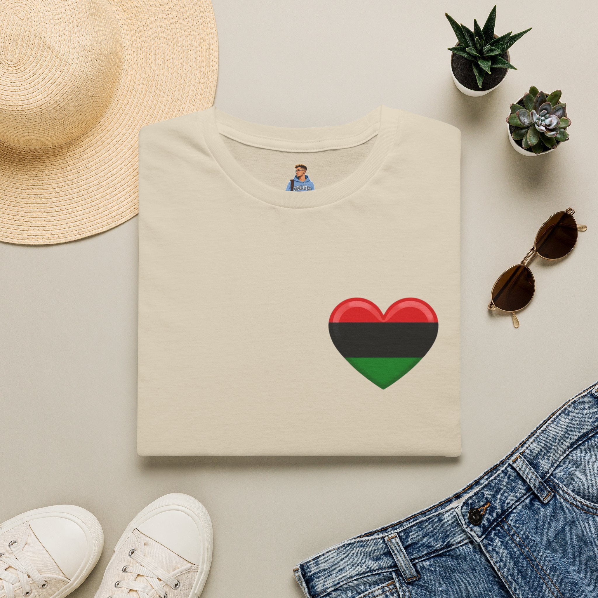Camiseta unisex de estilo suave Unity and Heritage con corazón panafricano