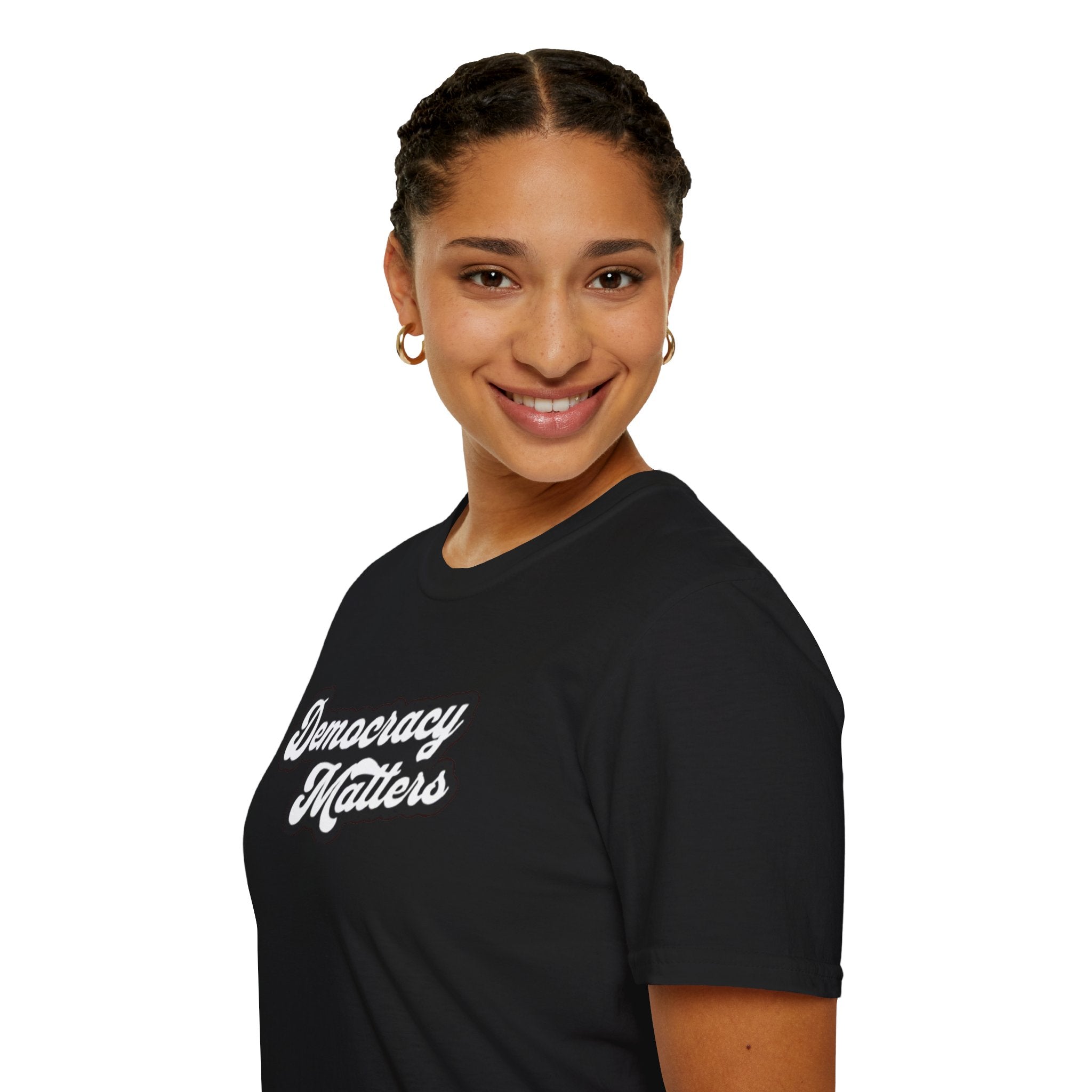 Camiseta unisex de estilo suave con gráficos "La democracia importa" y "Nosotros, el pueblo, estamos cabreados".