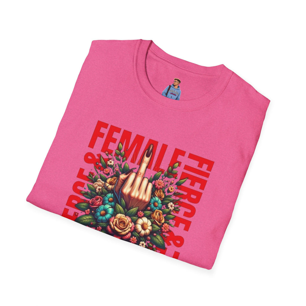 Camiseta unisex femenina Fierce: camiseta con estampado floral de estilo suave