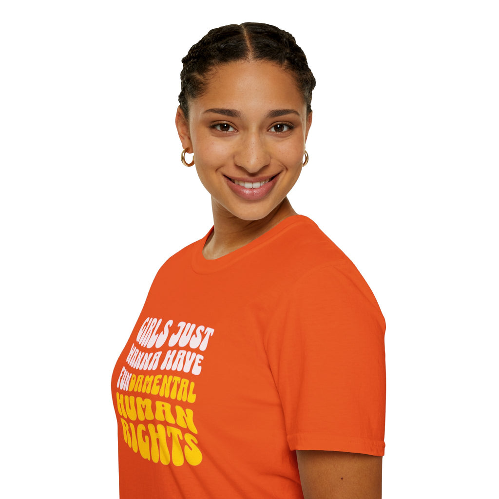 Camiseta unisex de estilo suave "Girls Just Wanna Have Fundamental Human Rights"