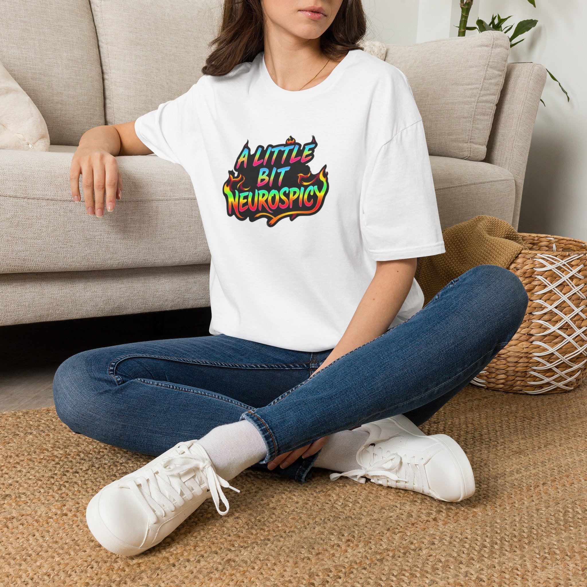 Camiseta unisex de estilo suave A Little Bit Neurospicy: camiseta gráfica divertida y peculiar para la conciencia neurodivergente