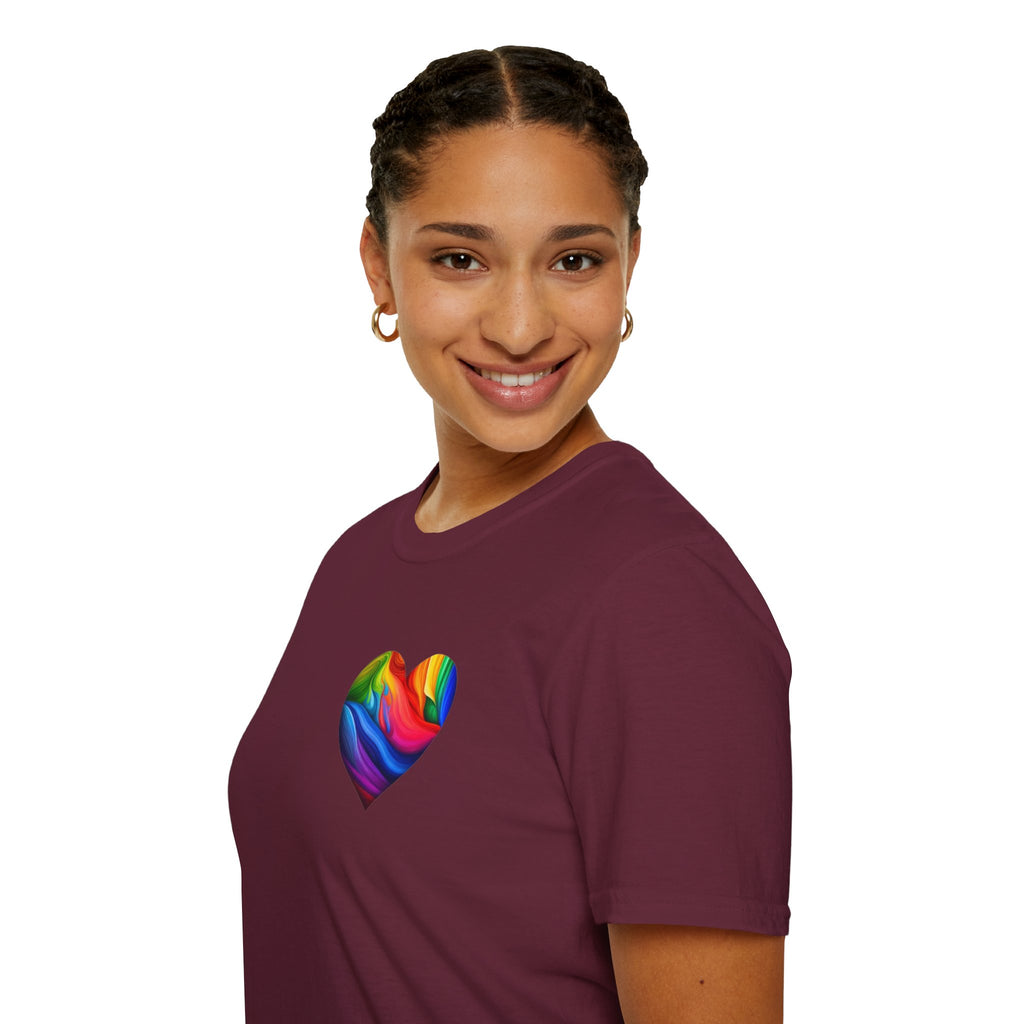 Camiseta unisex Softstyle - Diseño de corazón de orgullo con la frase 'La existencia es resistencia'