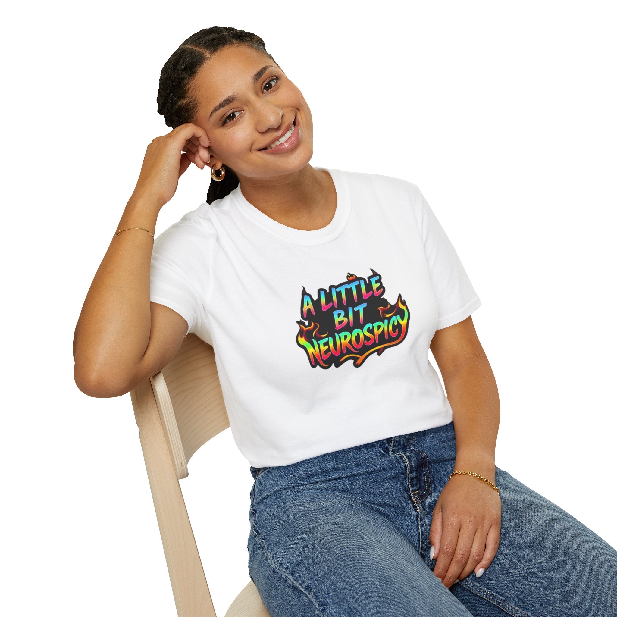 Camiseta unisex de estilo suave A Little Bit Neurospicy: camiseta gráfica divertida y peculiar para la conciencia neurodivergente