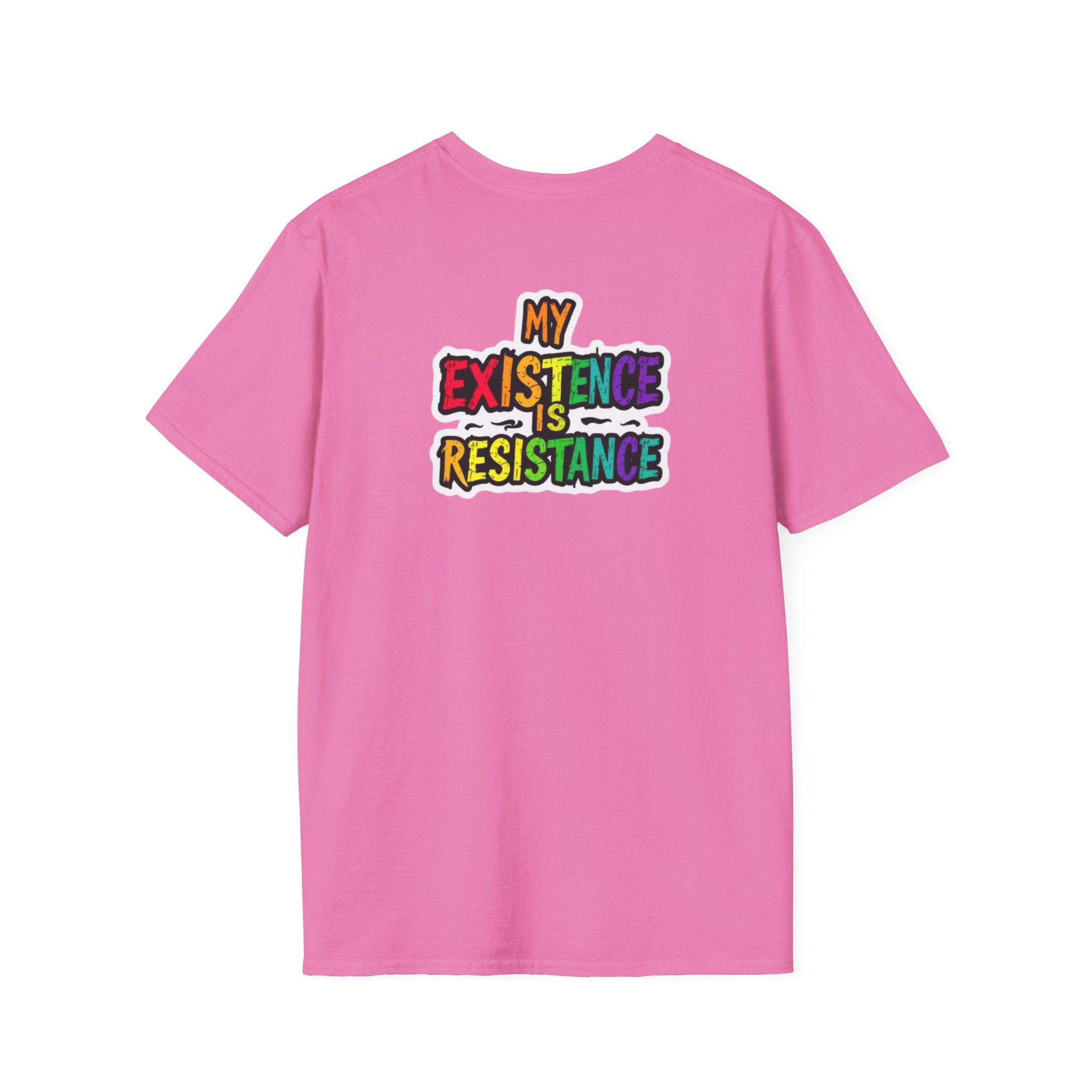 Camiseta unisex Softstyle - Diseño de corazón de orgullo con la frase 'La existencia es resistencia'