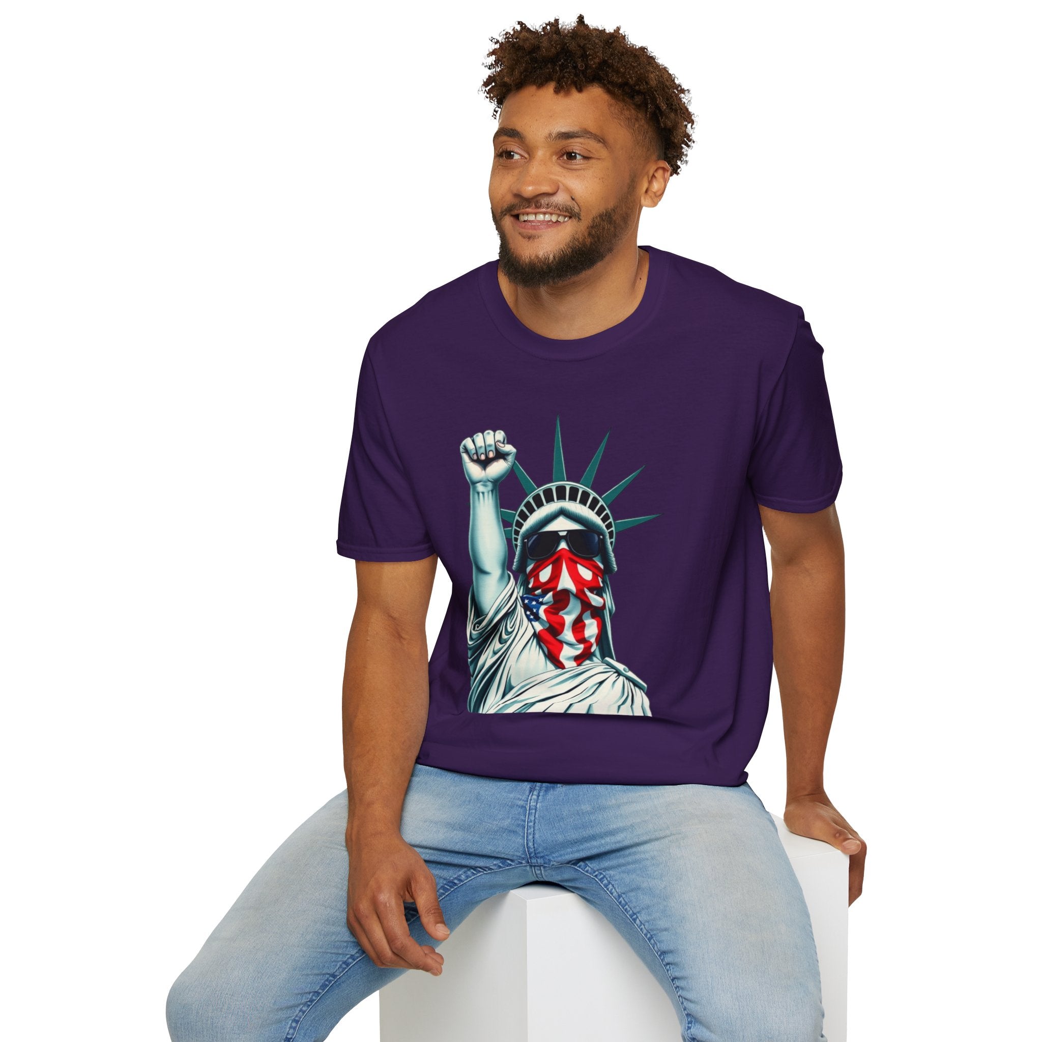 Resist - Patriotic Statue of Liberty T-Shirt - Unisex Softstyle Tee