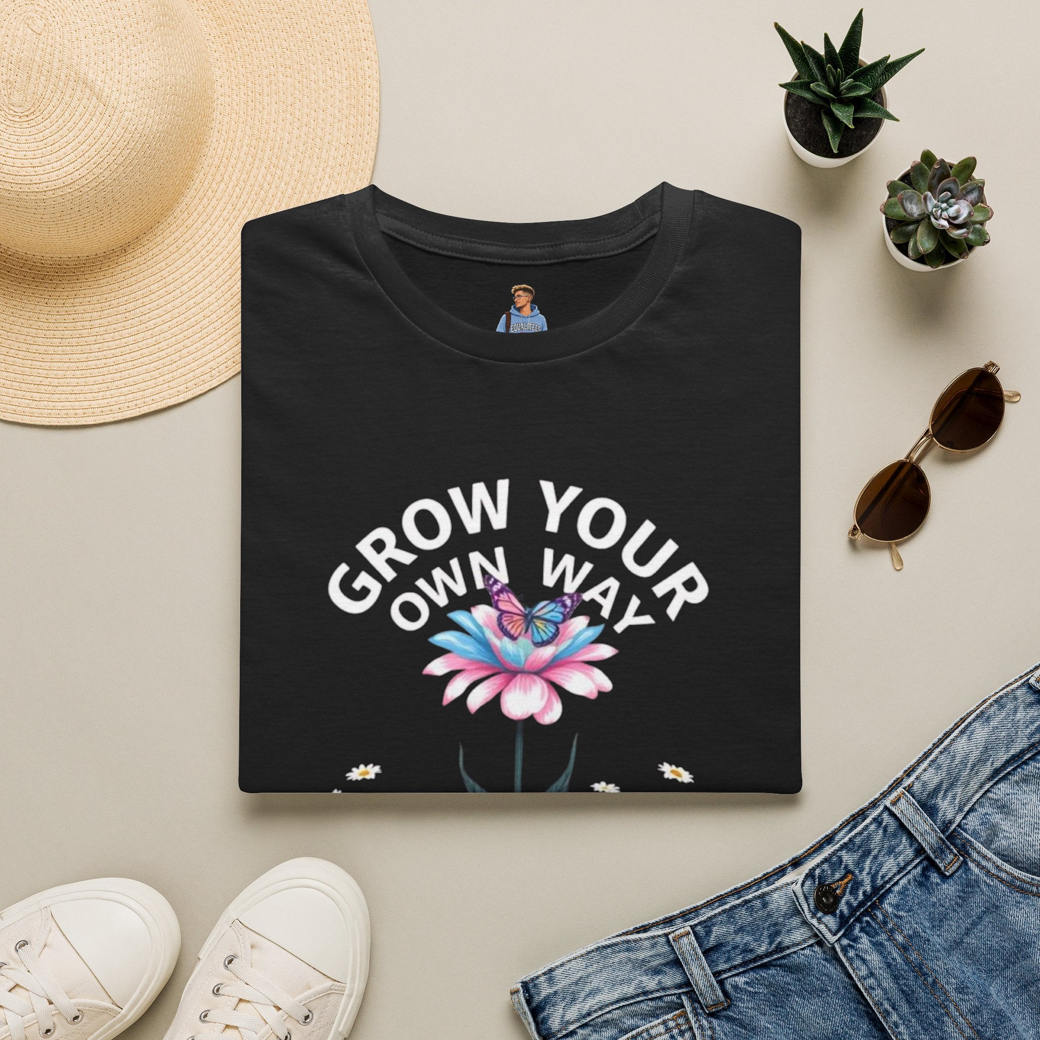 Camiseta unisex "Cultiva a tu manera" con orgullo trans - Diseño floral para amantes de la jardinería