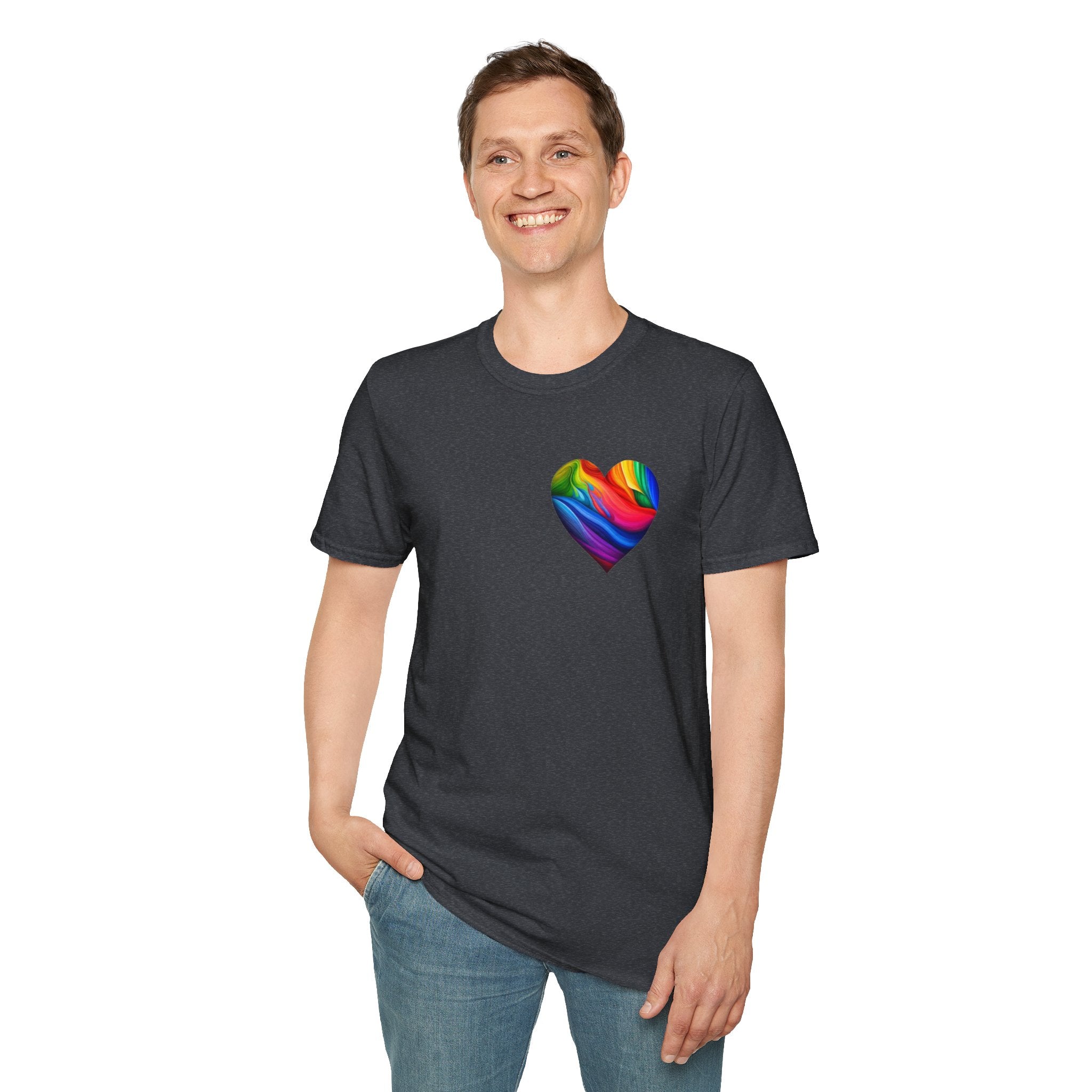 Camiseta unisex Softstyle - Diseño de corazón de orgullo con la frase 'La existencia es resistencia'