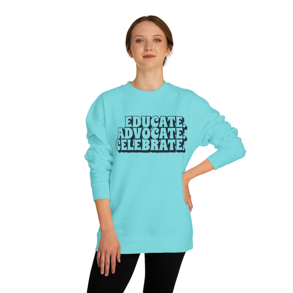 Sudadera unisex de cuello redondo "Educar, defender y celebrar" - Empowerment Apparel