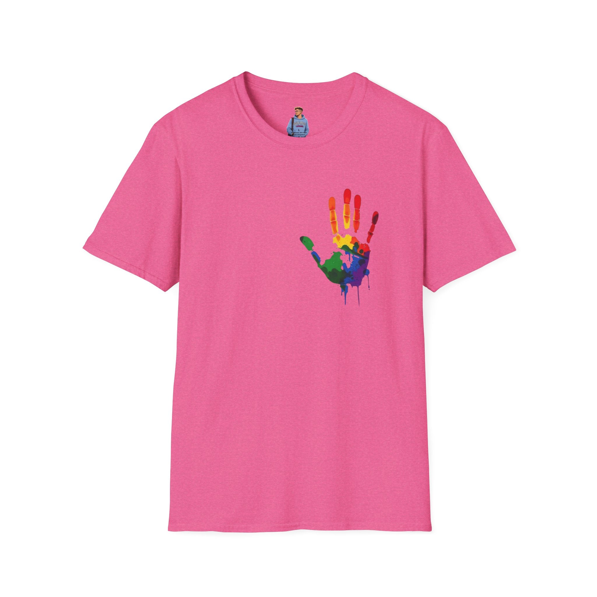 Camiseta unisex de estilo suave con arte inclusivo: «Huella de arcoíris, todos pertenecemos»
